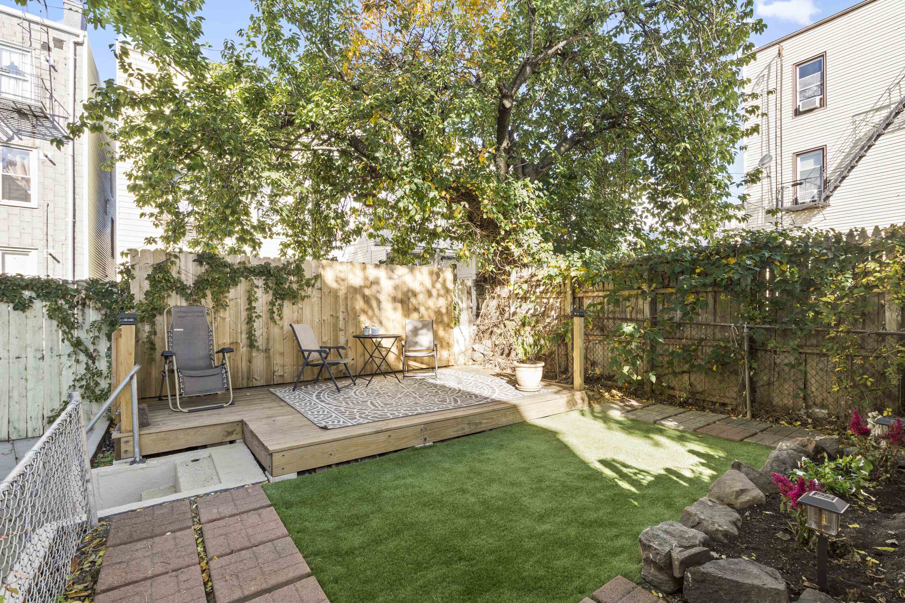 616 10TH ST Unit: 2