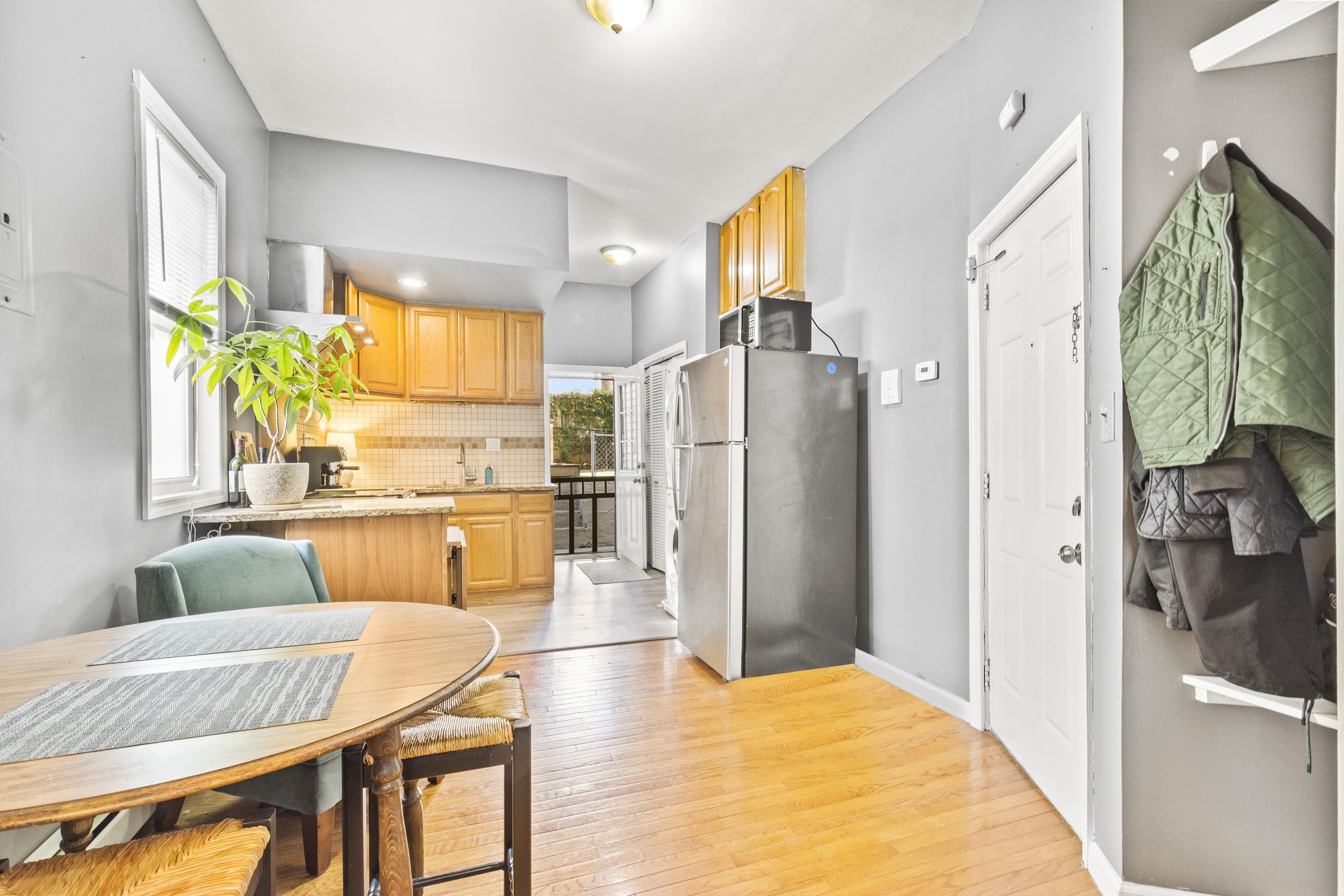 616 10TH ST Unit: 2