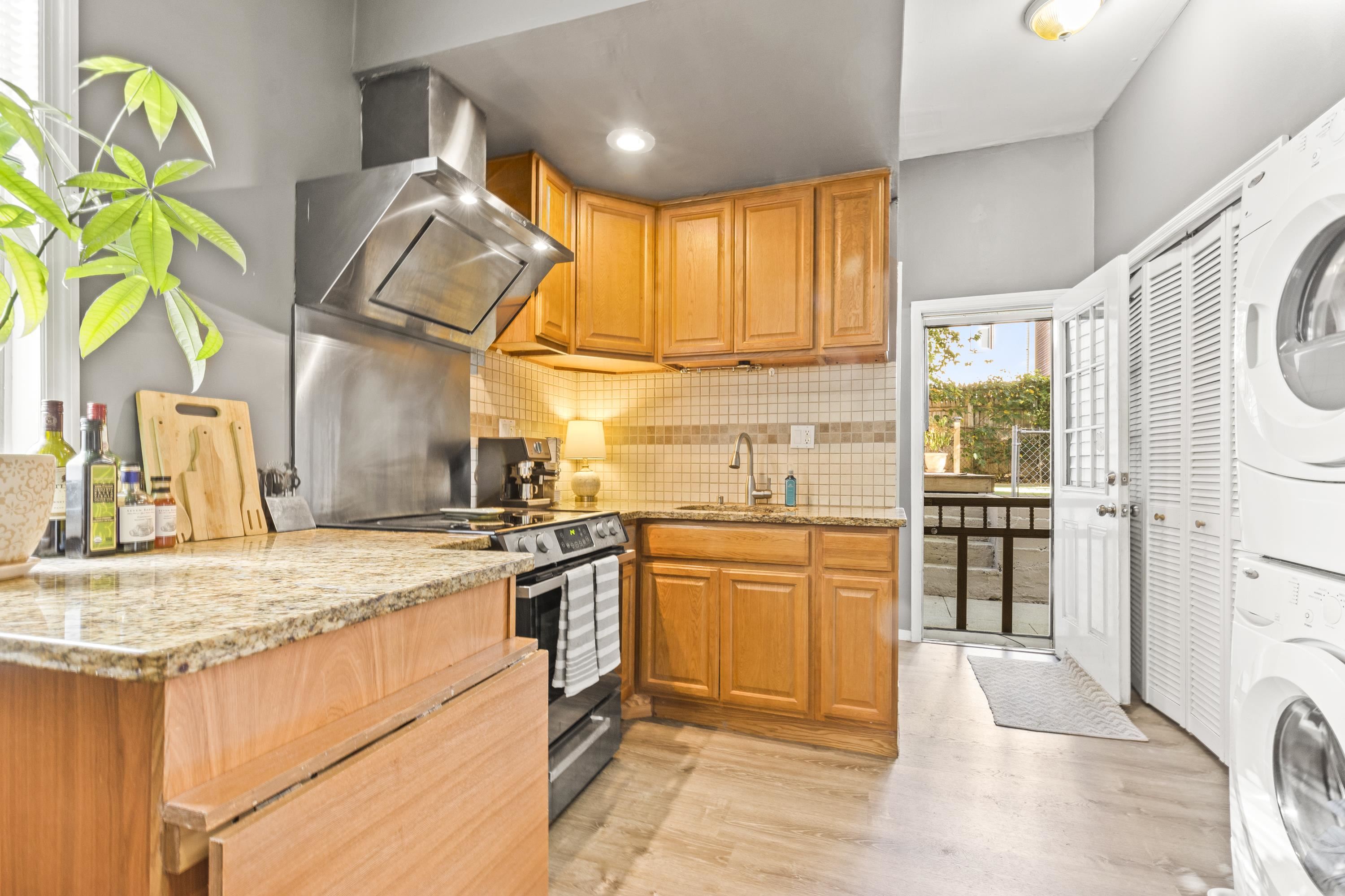 616 10TH ST Unit: 2