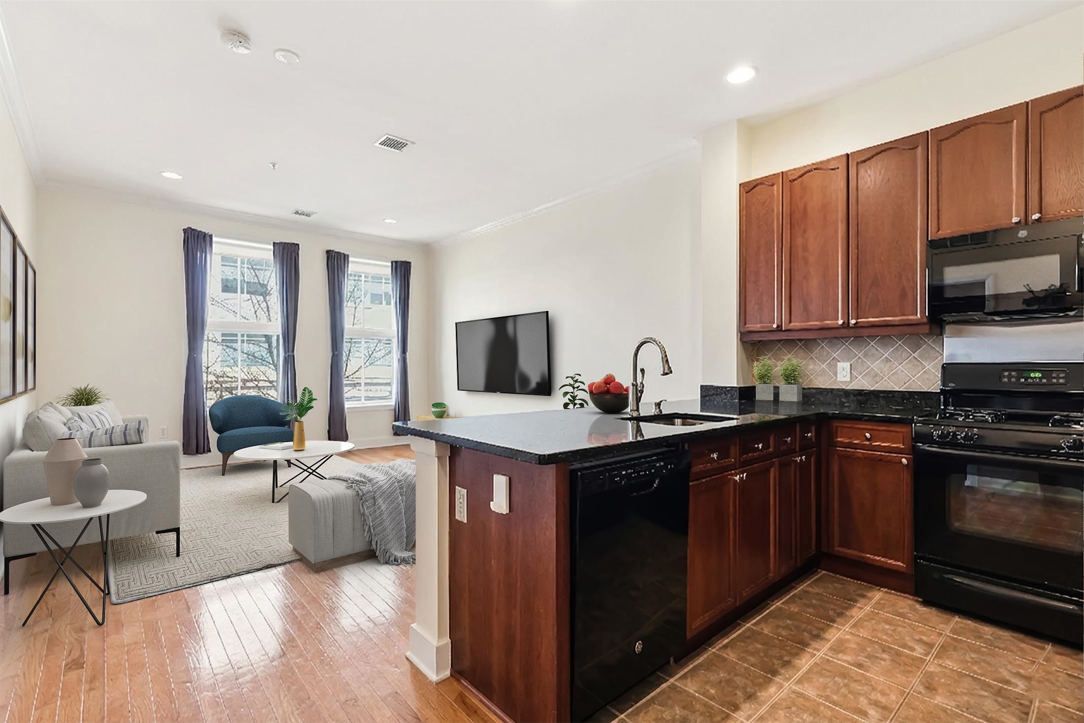 61 GRAND ST Unit: 2L