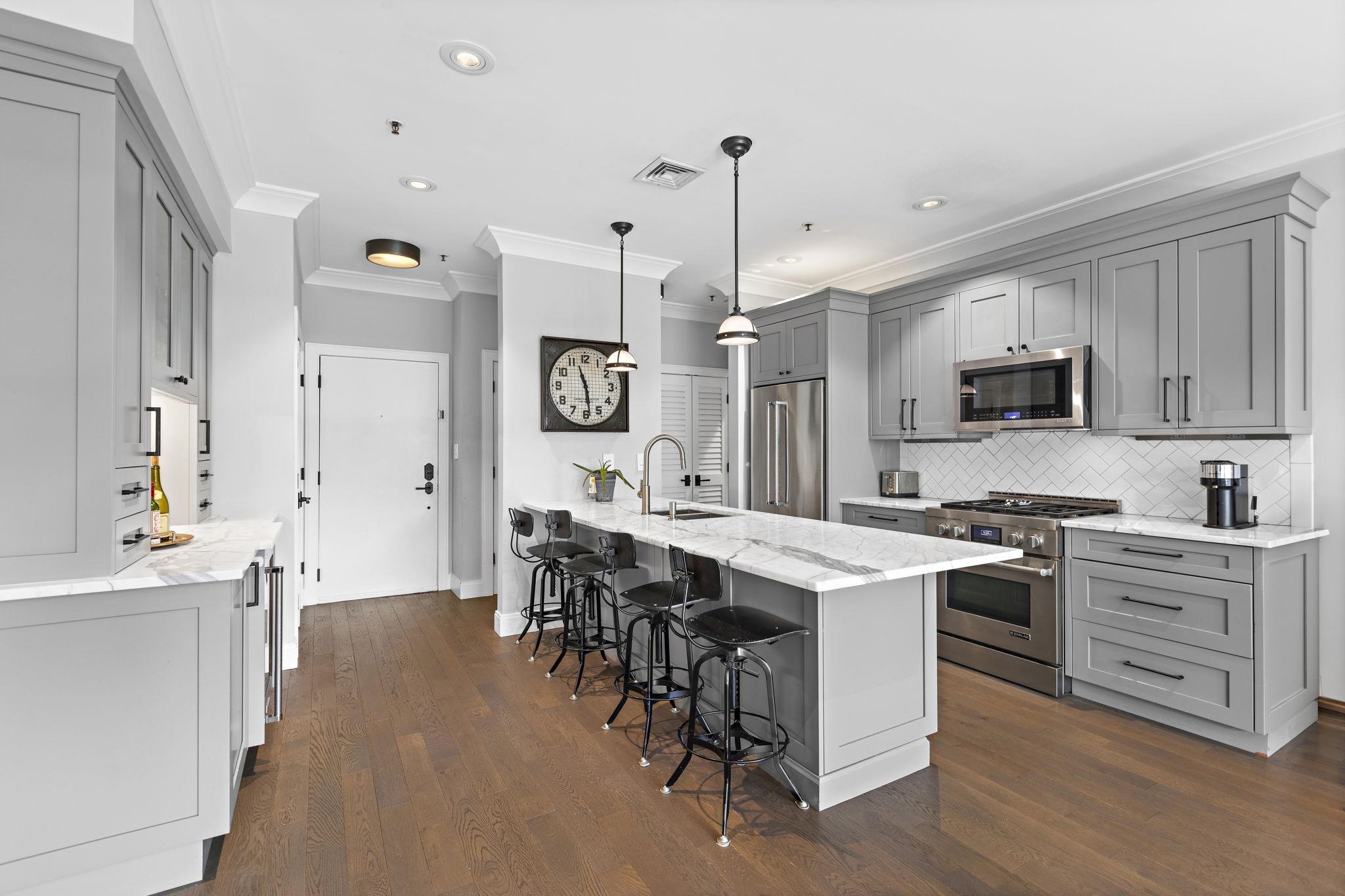 1313 PARK AVE Unit: 4C