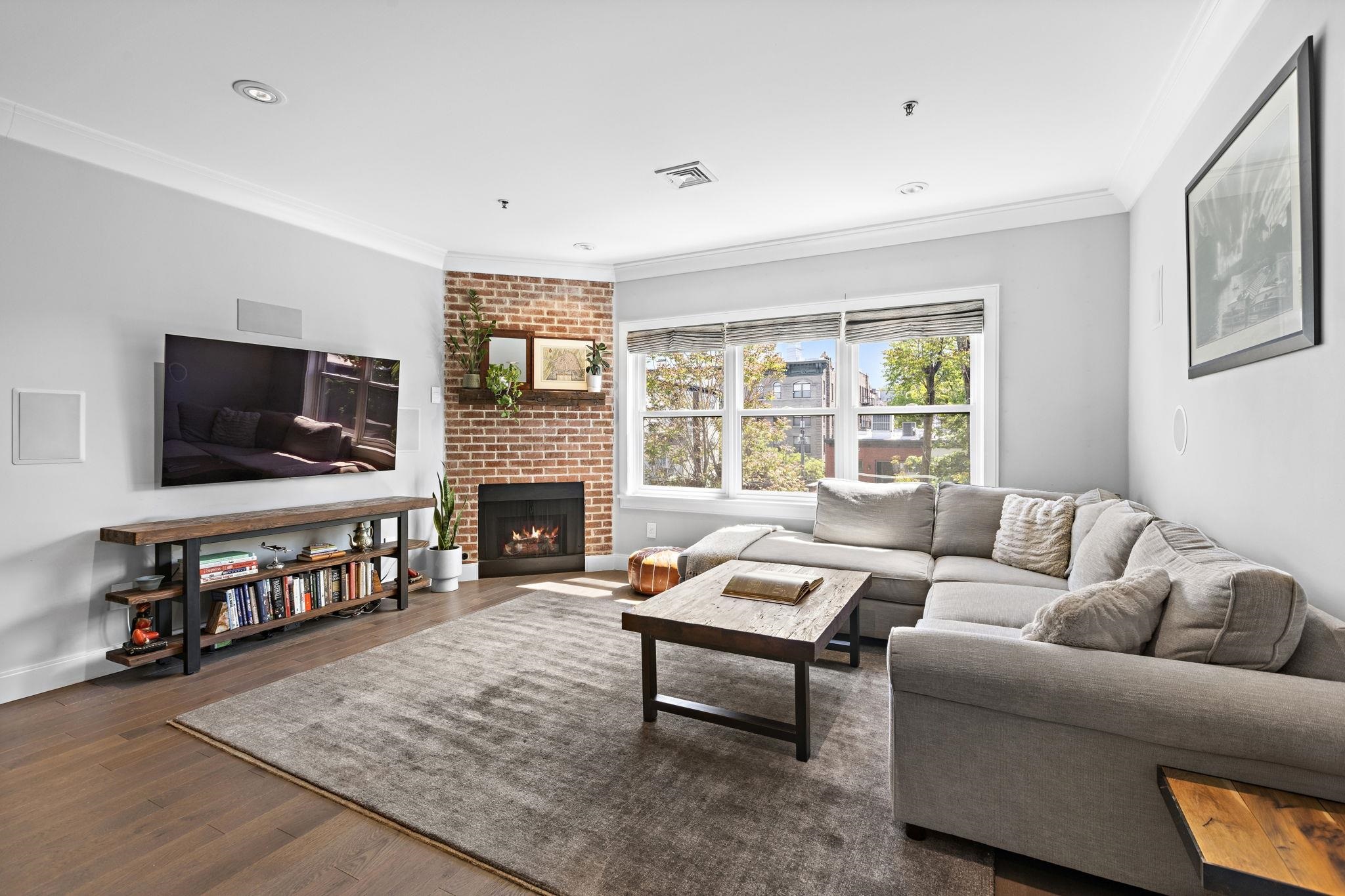 1313 PARK AVE Unit: 4C