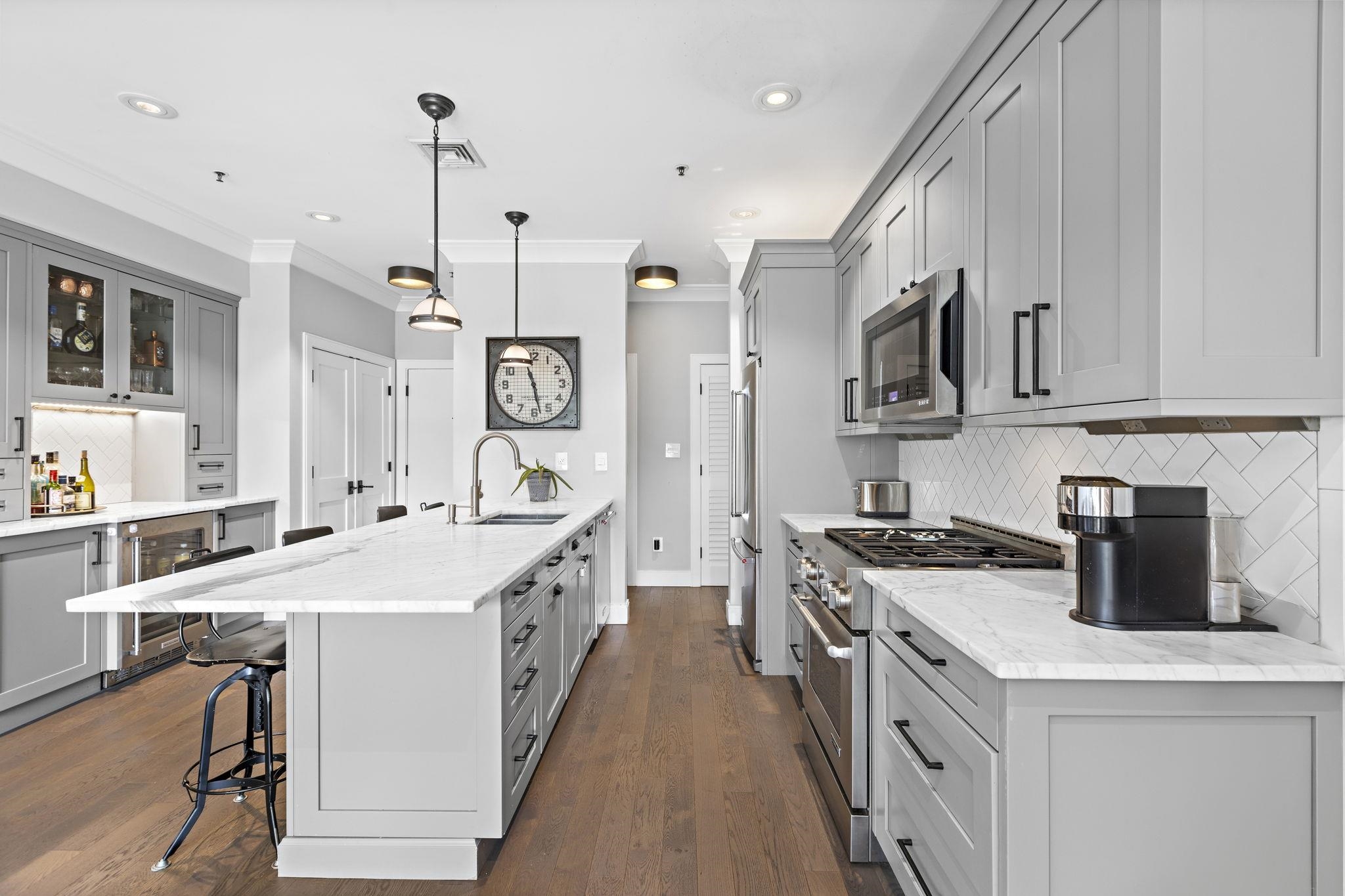 1313 PARK AVE Unit: 4C