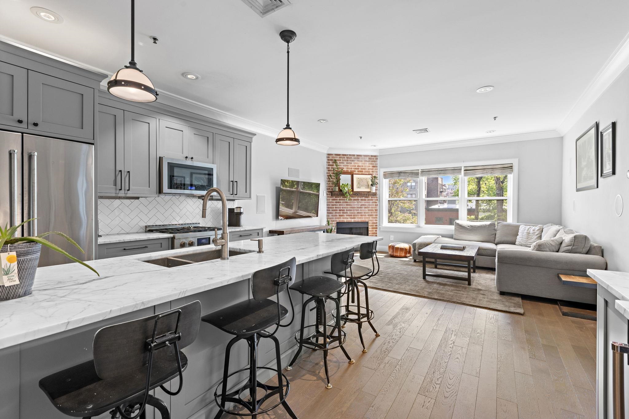 1313 PARK AVE Unit: 4C