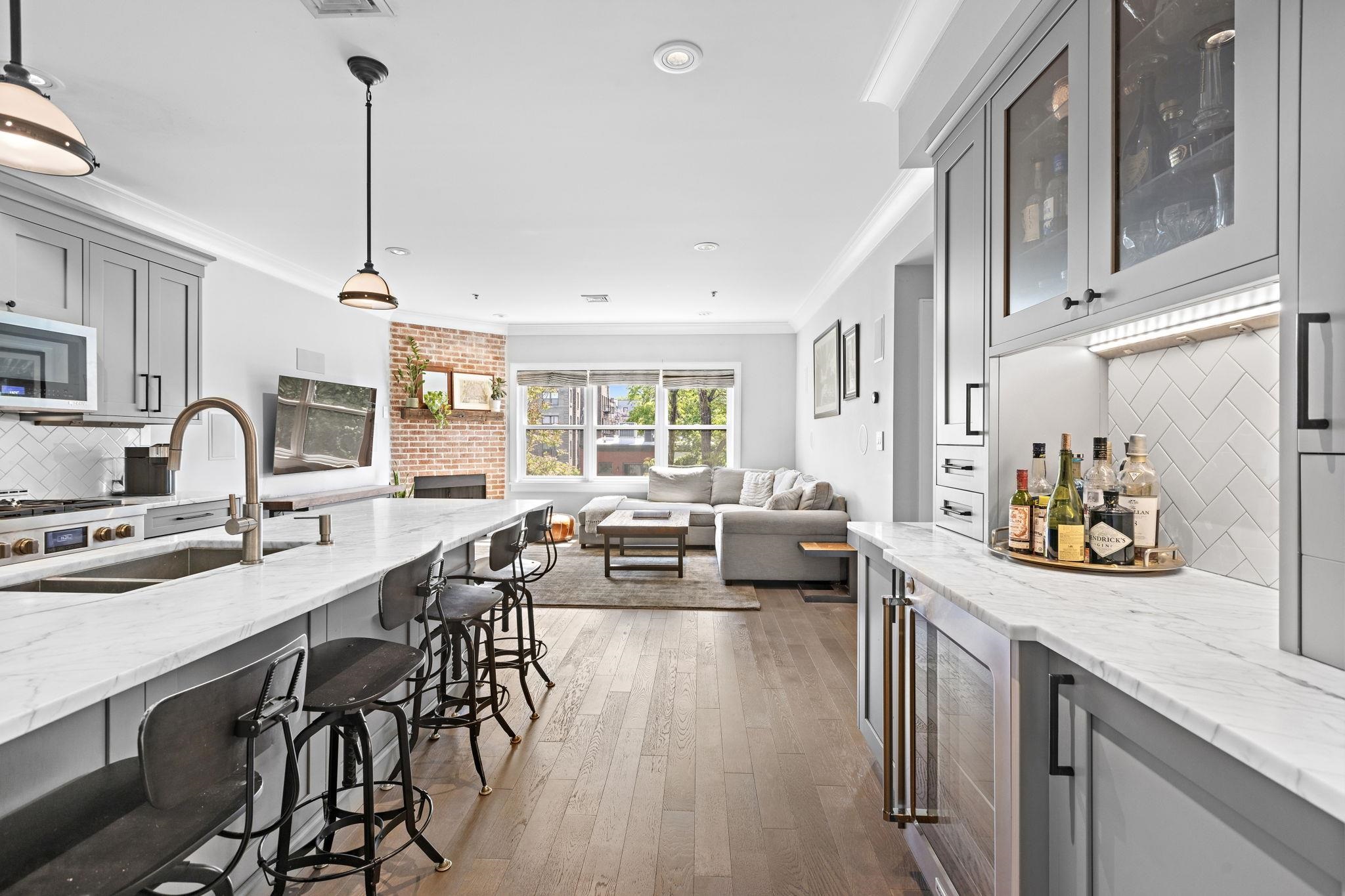 1313 PARK AVE Unit: 4C