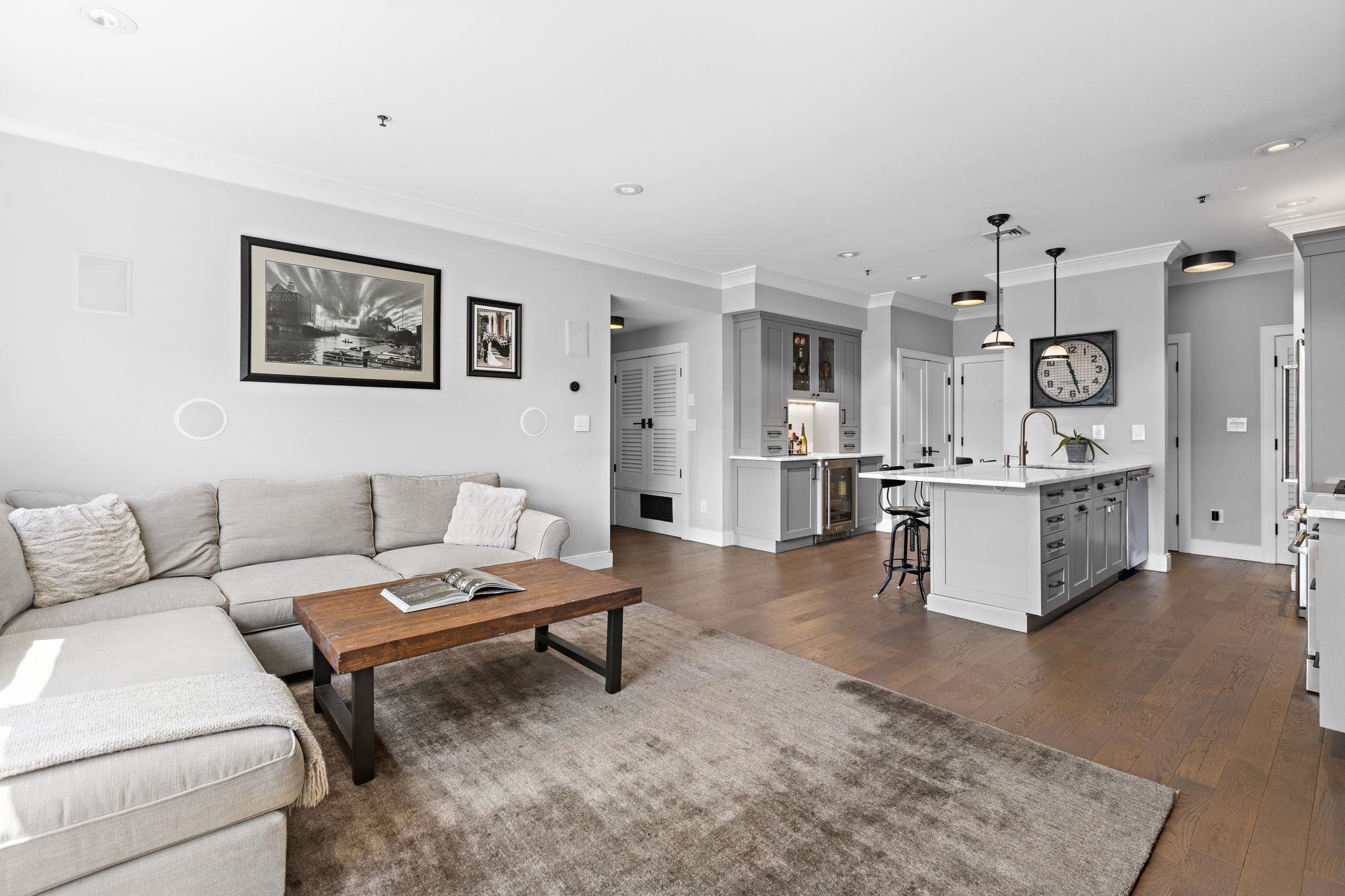 1313 PARK AVE Unit: 4C