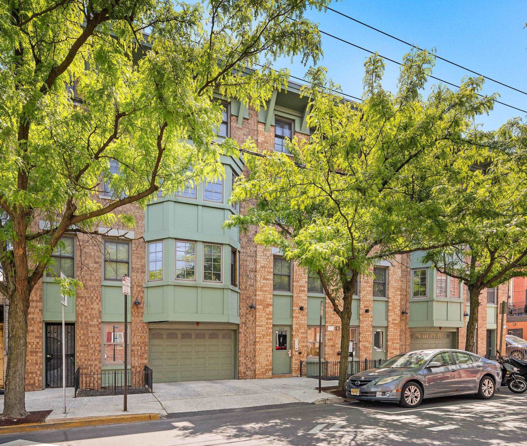 1313 PARK AVE Unit: 4C