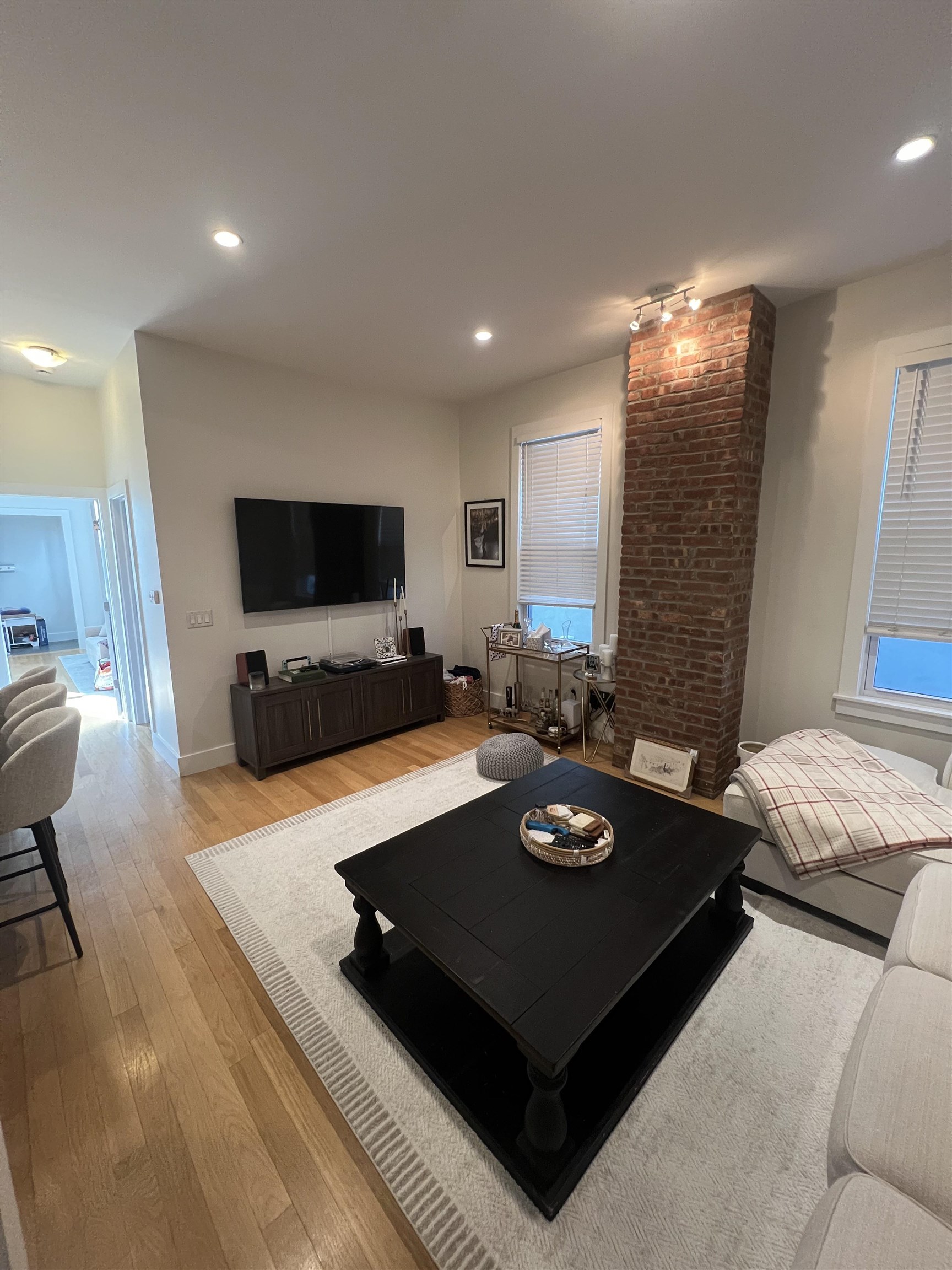 146 HANCOCK AVE Unit: 1