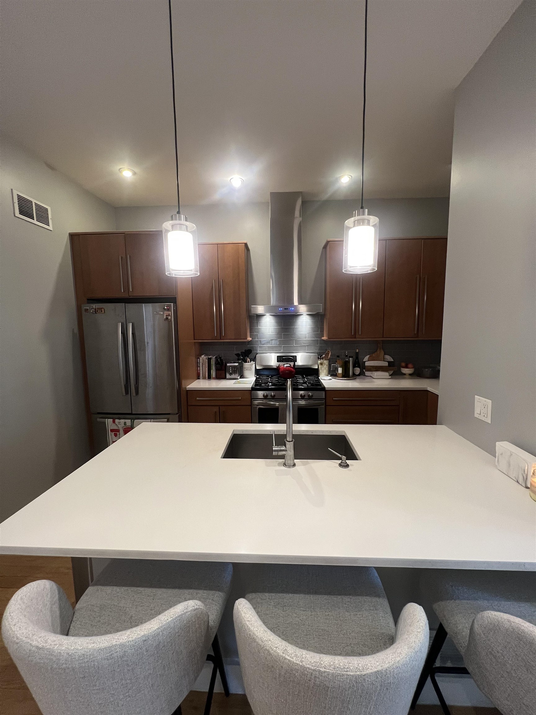 146 HANCOCK AVE Unit: 1