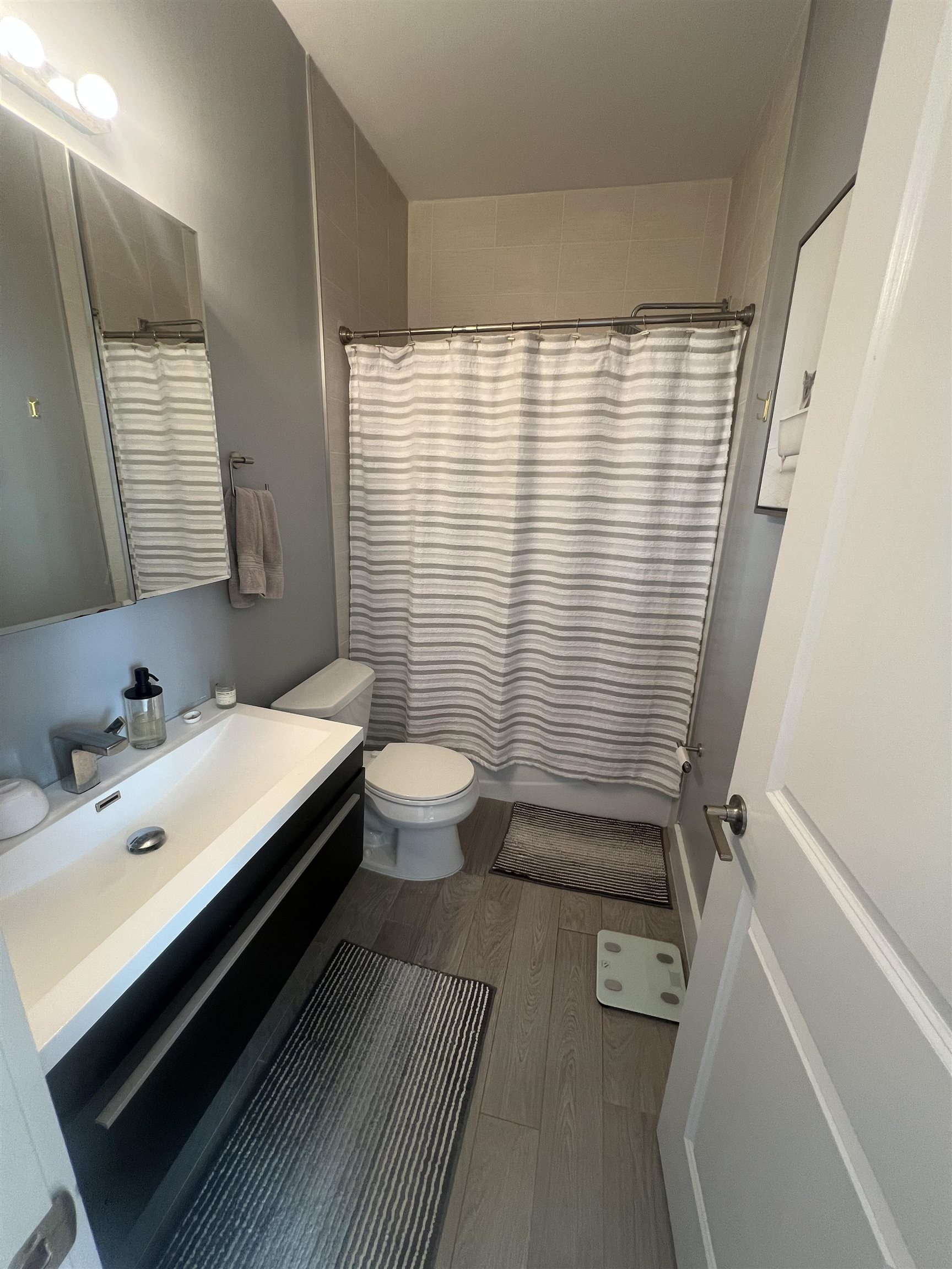 146 HANCOCK AVE Unit: 1