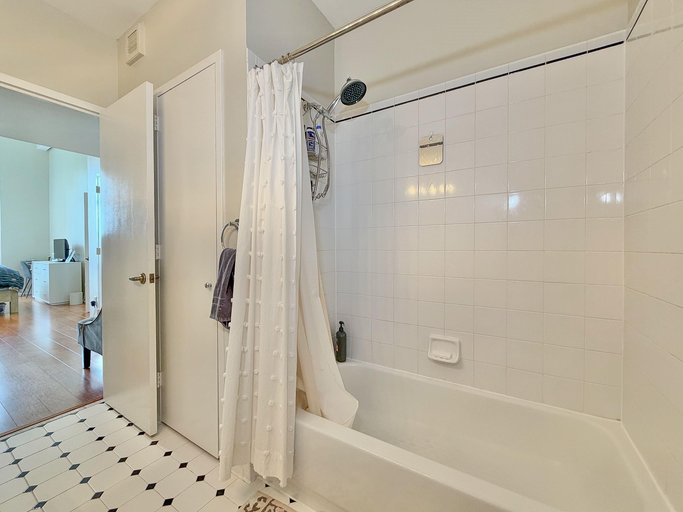 1500 WASHINGTON ST Unit: 4B