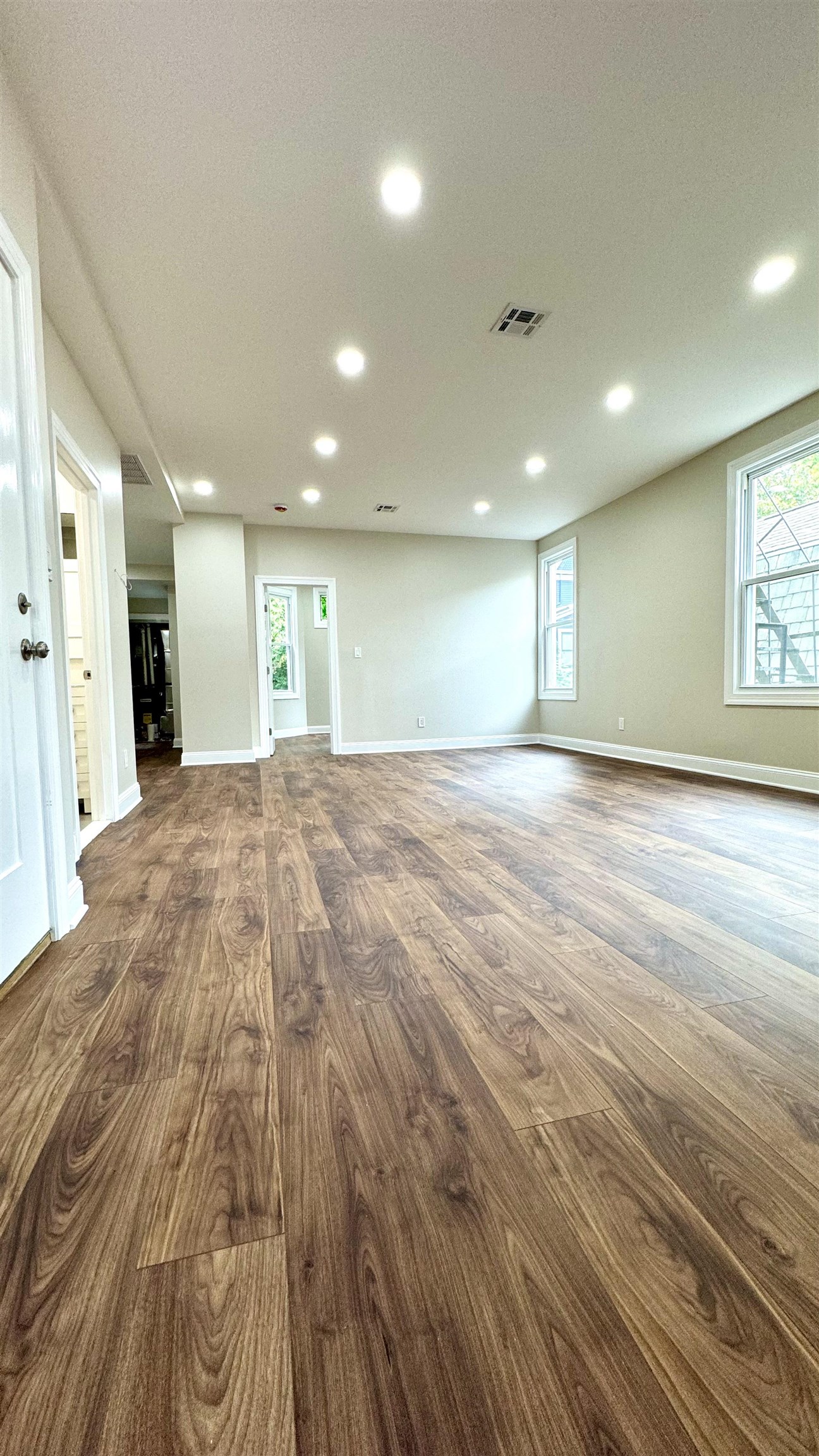 118 PARKVIEW TERRACE Unit: 2