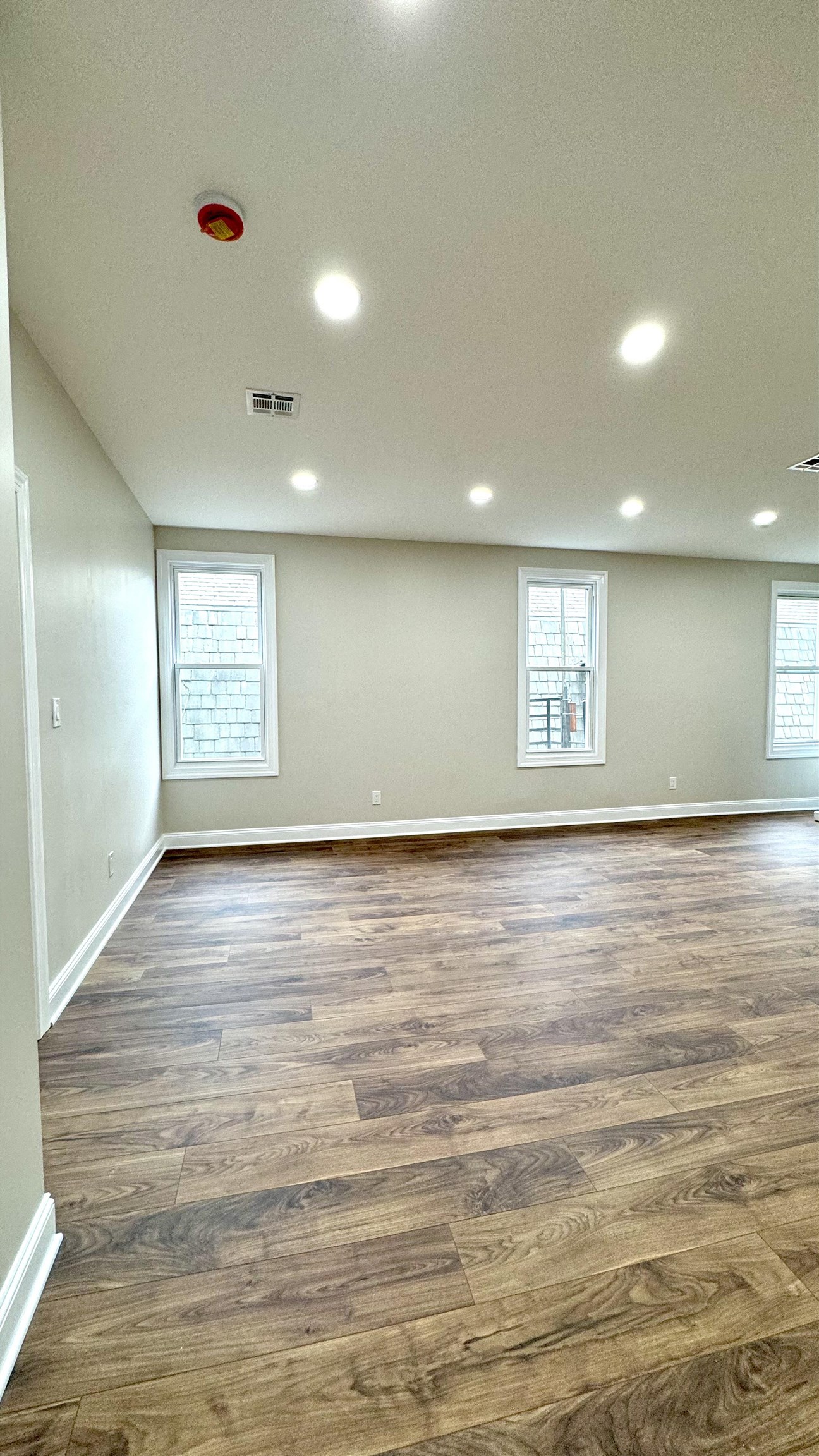 118 PARKVIEW TERRACE Unit: 2