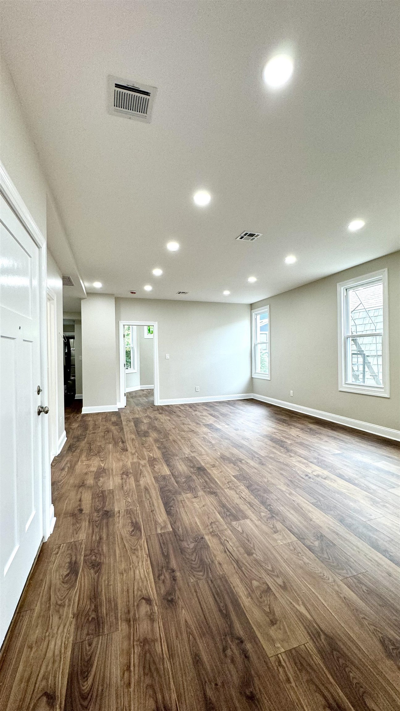 118 PARKVIEW TERRACE Unit: 2