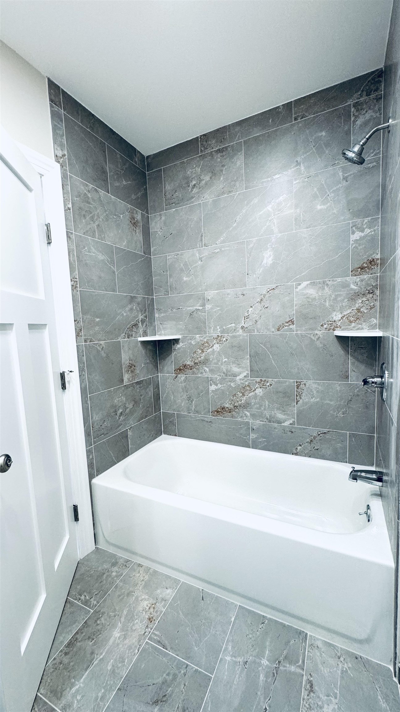 118 PARKVIEW TERRACE Unit: 2