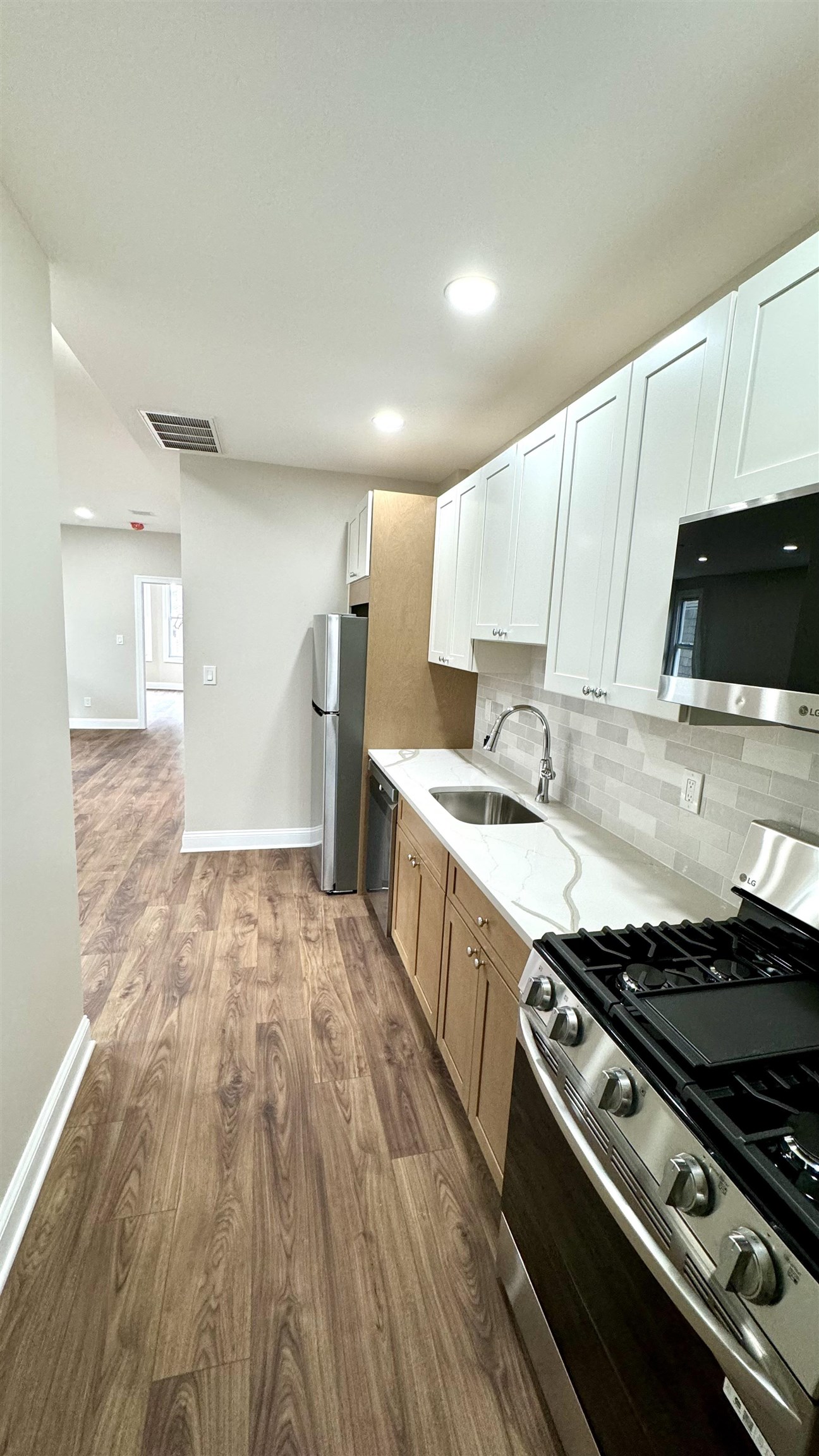 118 PARKVIEW TERRACE Unit: 2