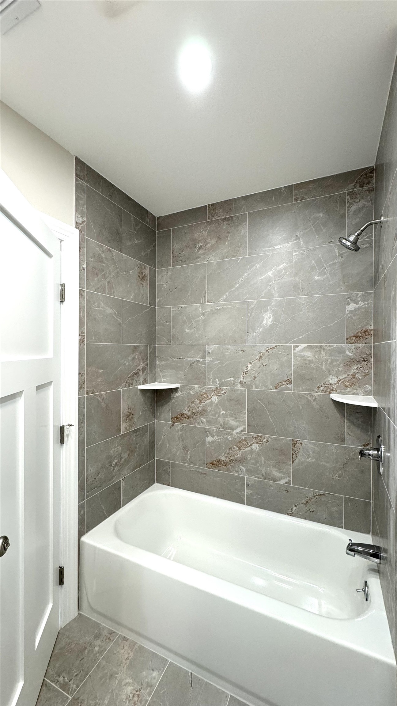 118 PARKVIEW TERRACE Unit: 2