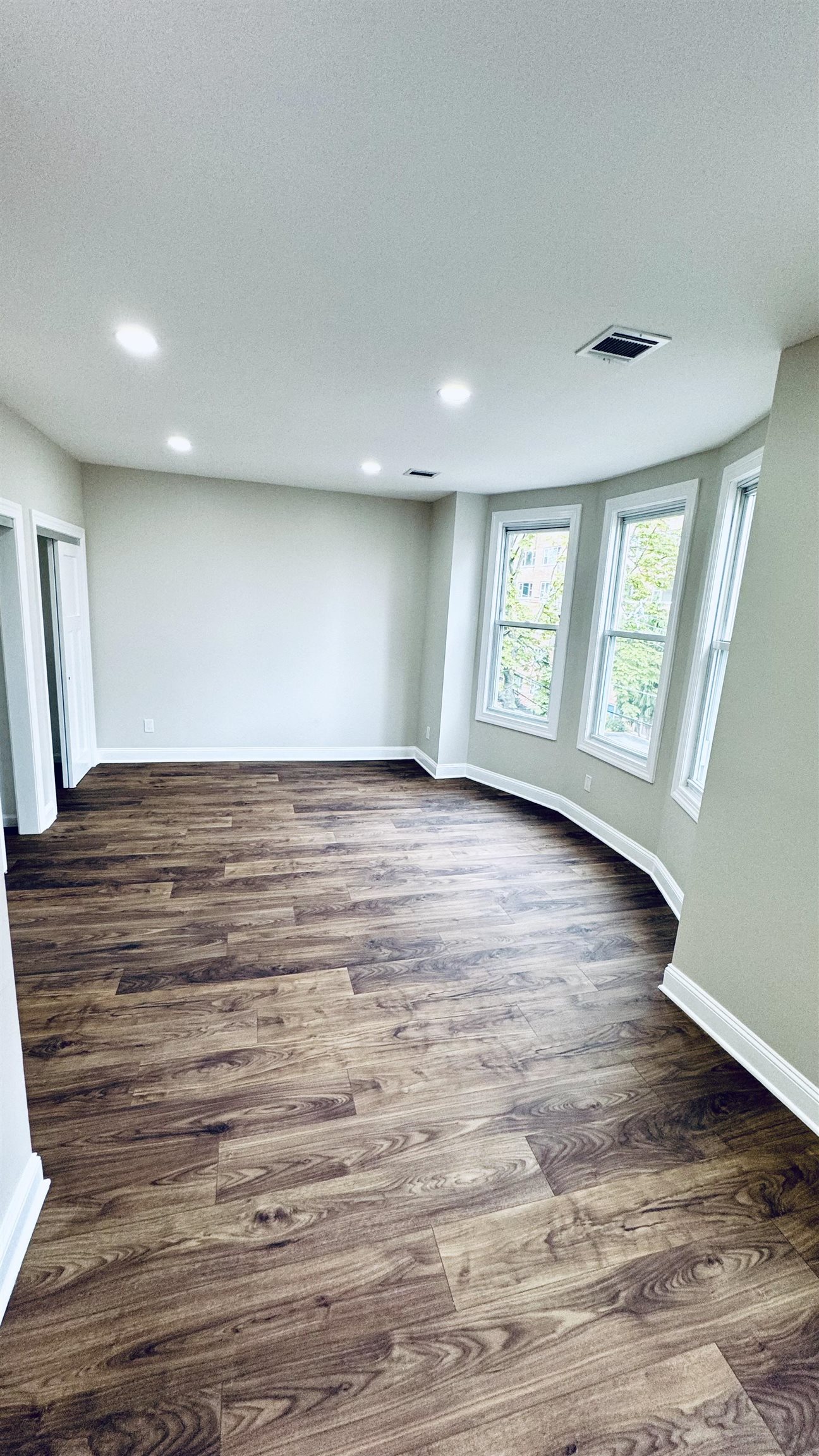 118 PARKVIEW TERRACE Unit: 2