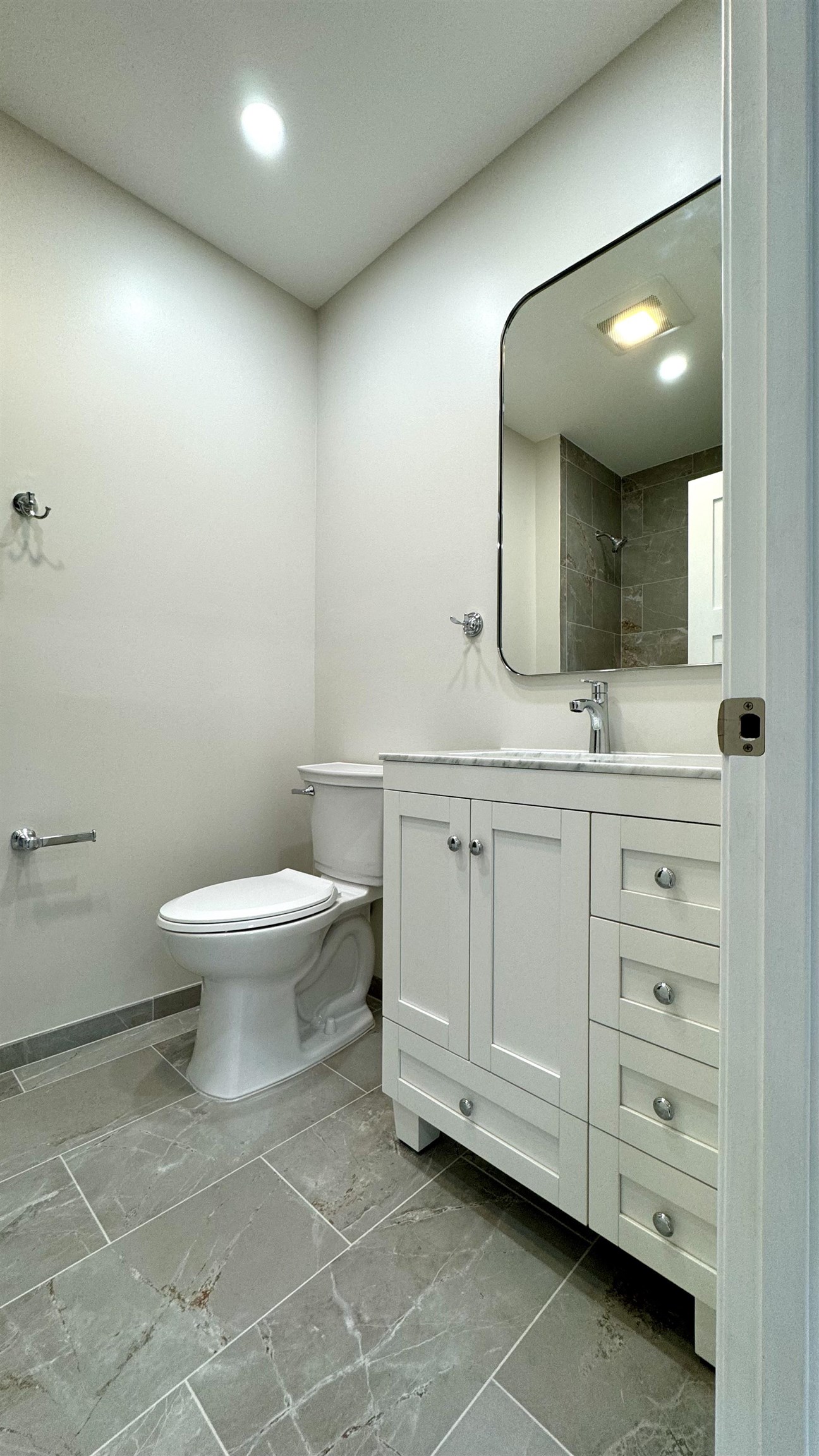 118 PARKVIEW TERRACE Unit: 2