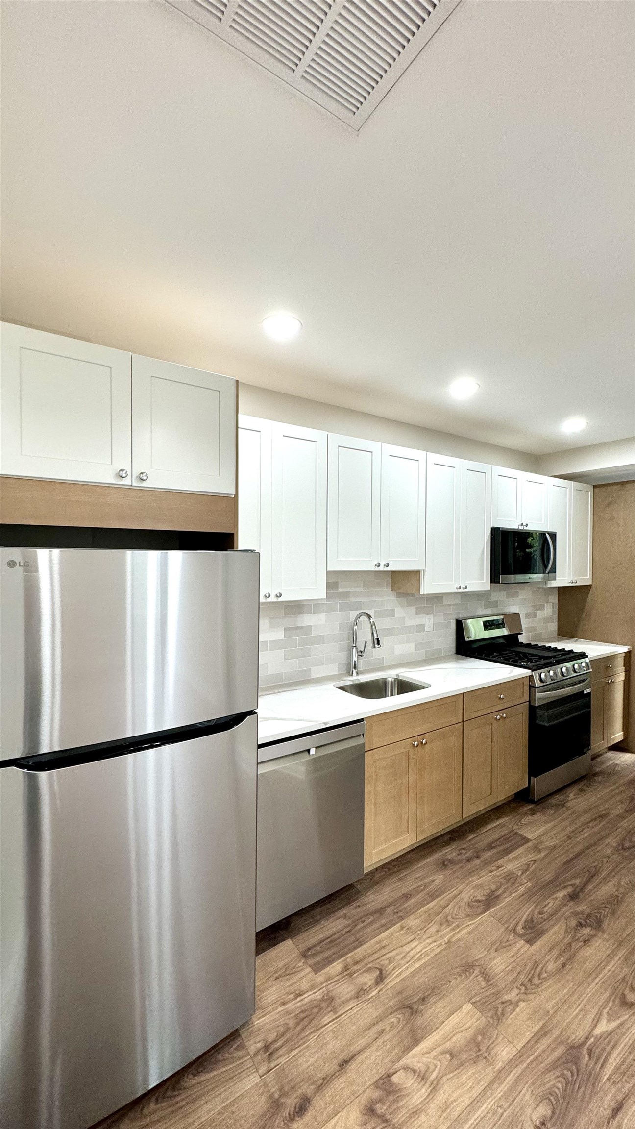 118 PARKVIEW TERRACE Unit: 2