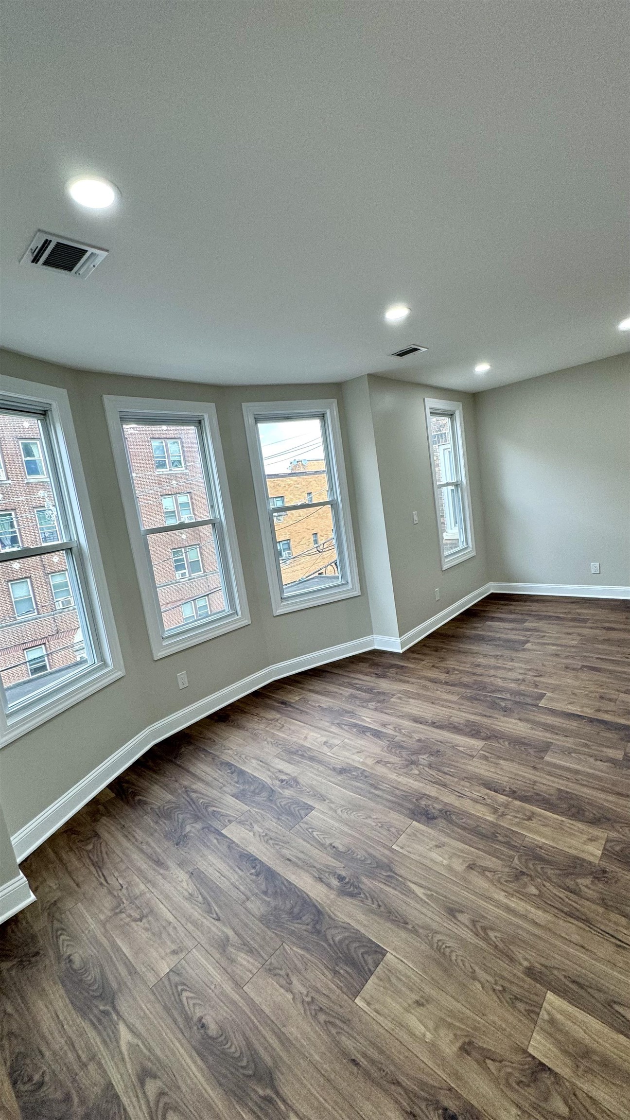 118 PARKVIEW TERRACE Unit: 2