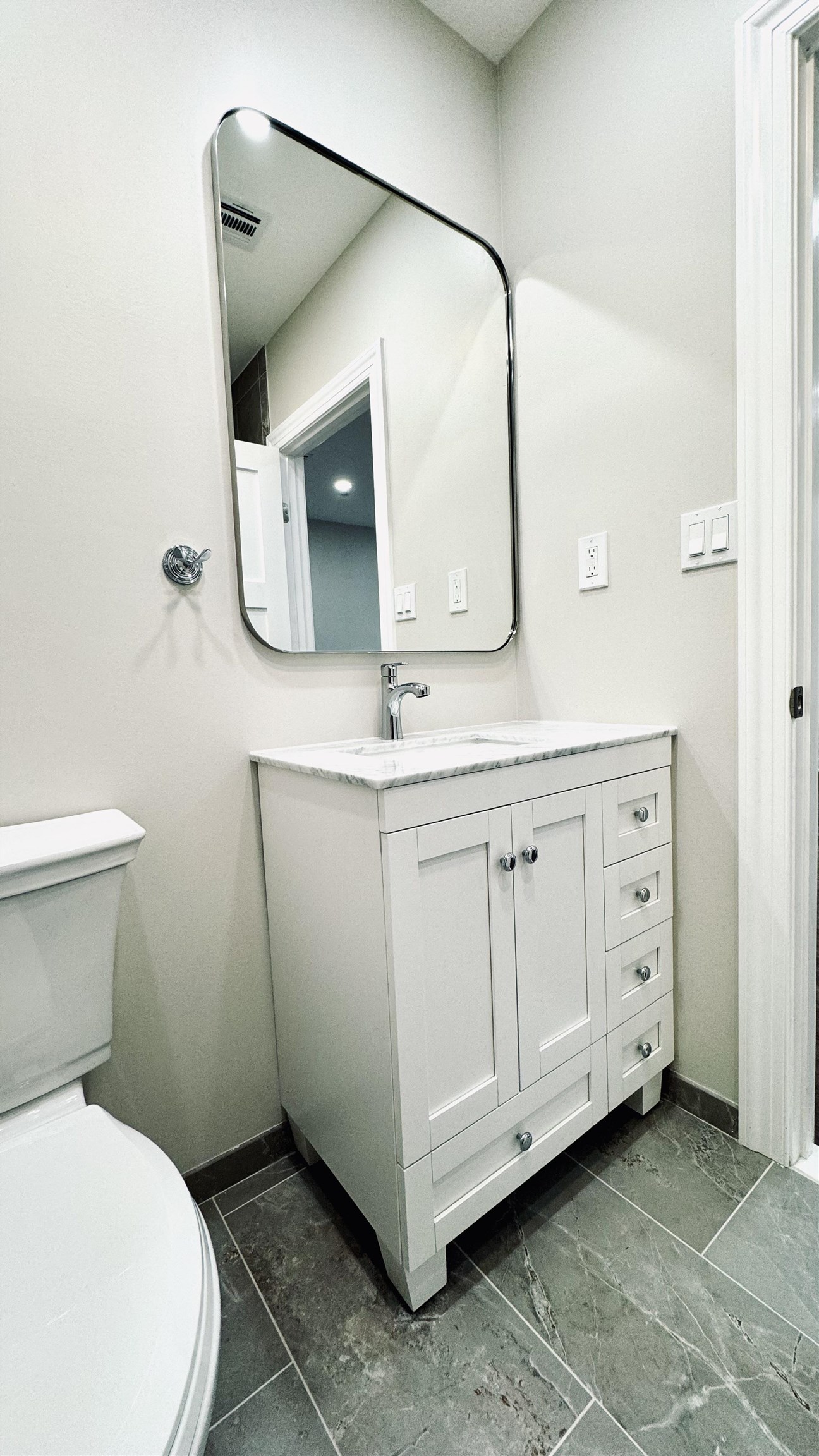 118 PARKVIEW TERRACE Unit: 2