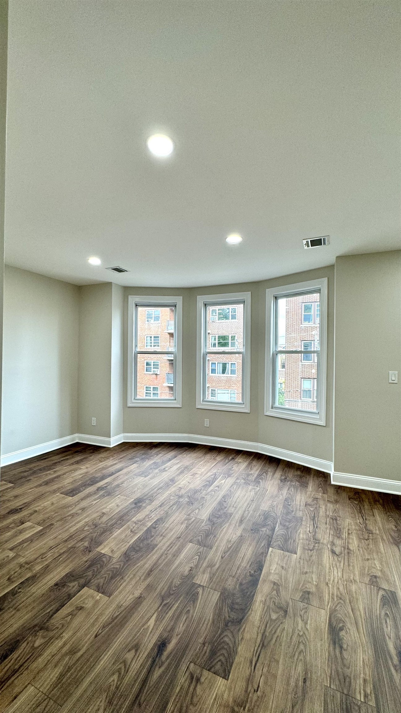 118 PARKVIEW TERRACE Unit: 2