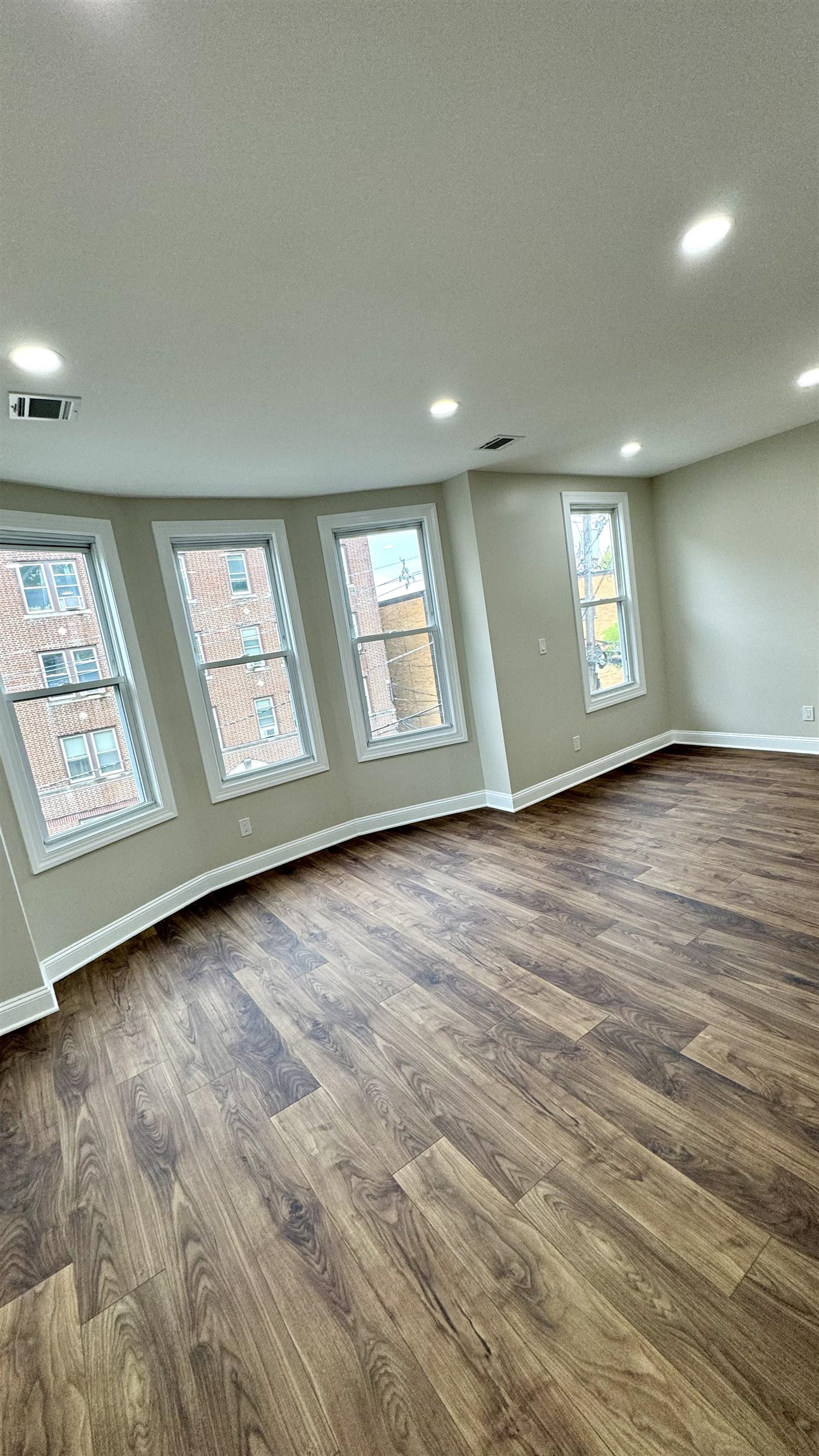 118 PARKVIEW TERRACE Unit: 2