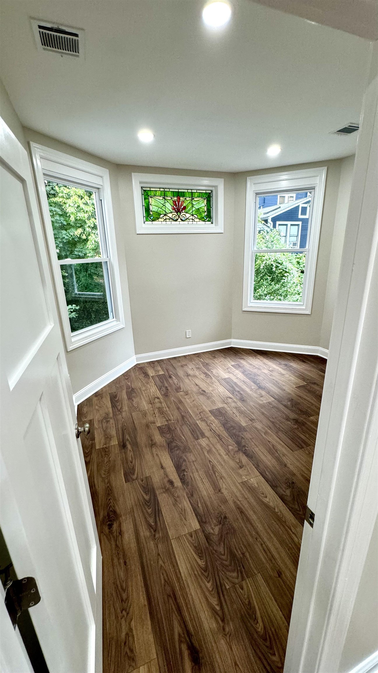 118 PARKVIEW TERRACE Unit: 2