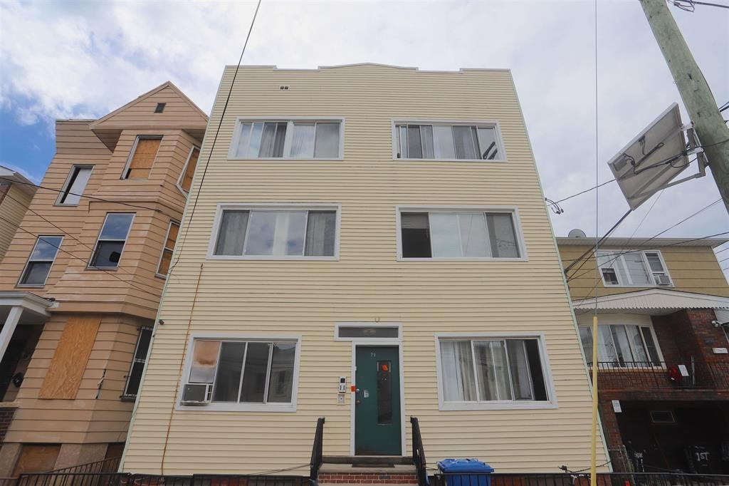79 BEACON AVE Unit: 3