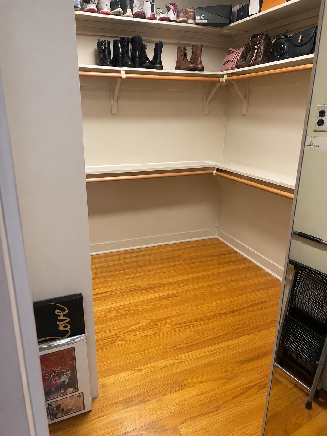 23 8TH ST Unit: 2R