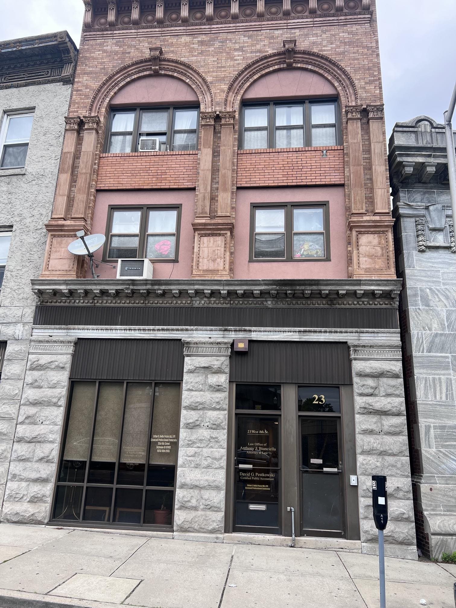23 8TH ST Unit: 2R