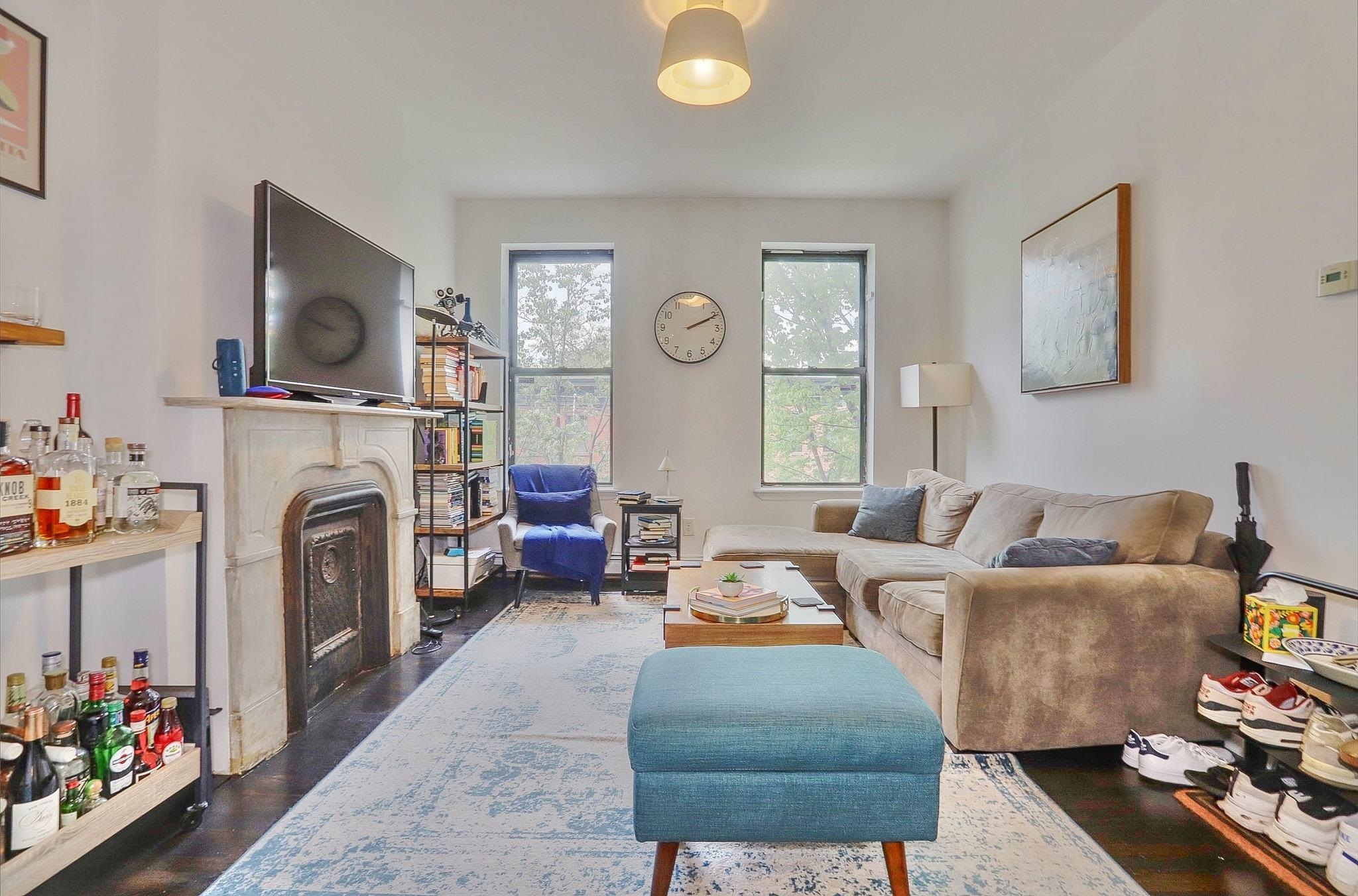 227 3RD ST Unit: 3R