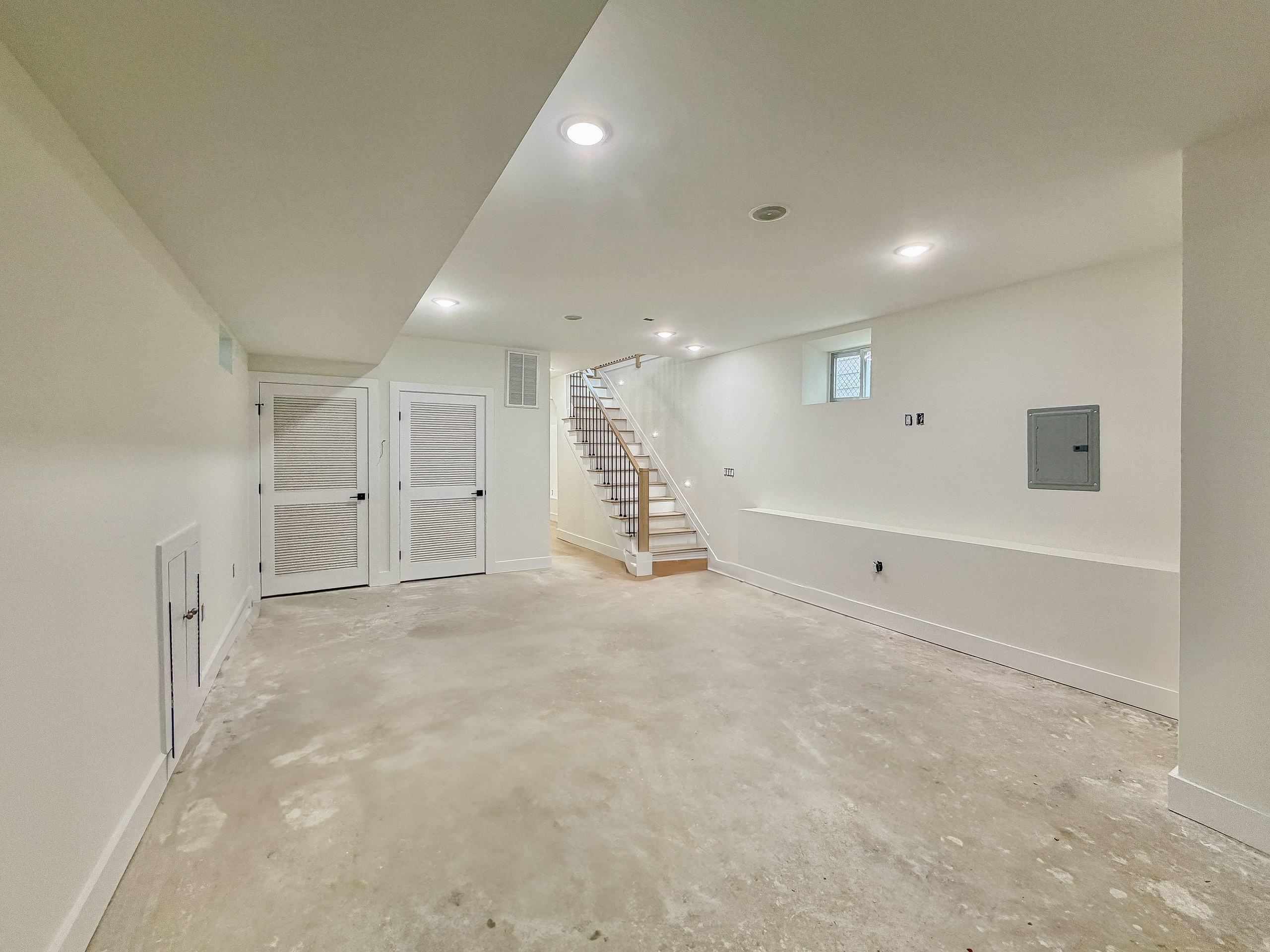 182 COLUMBIA AVE