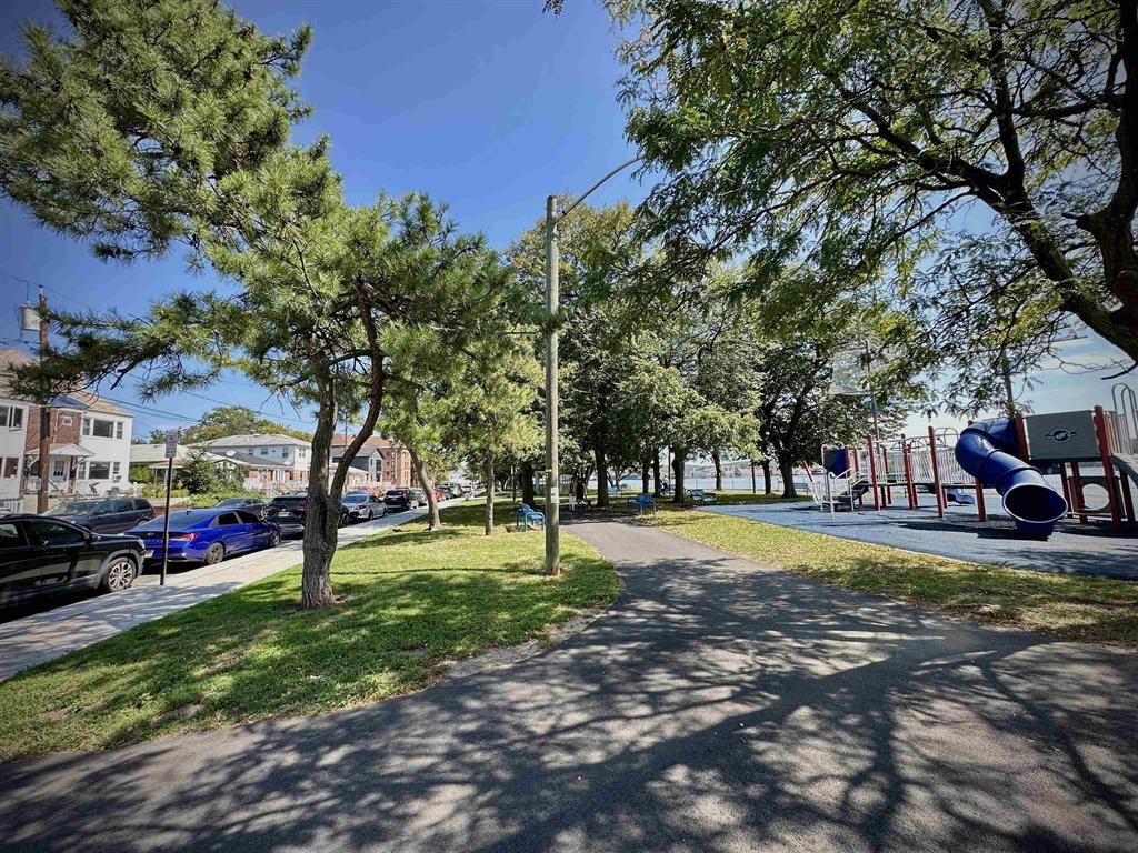 15 BROADWAY Unit: 22
