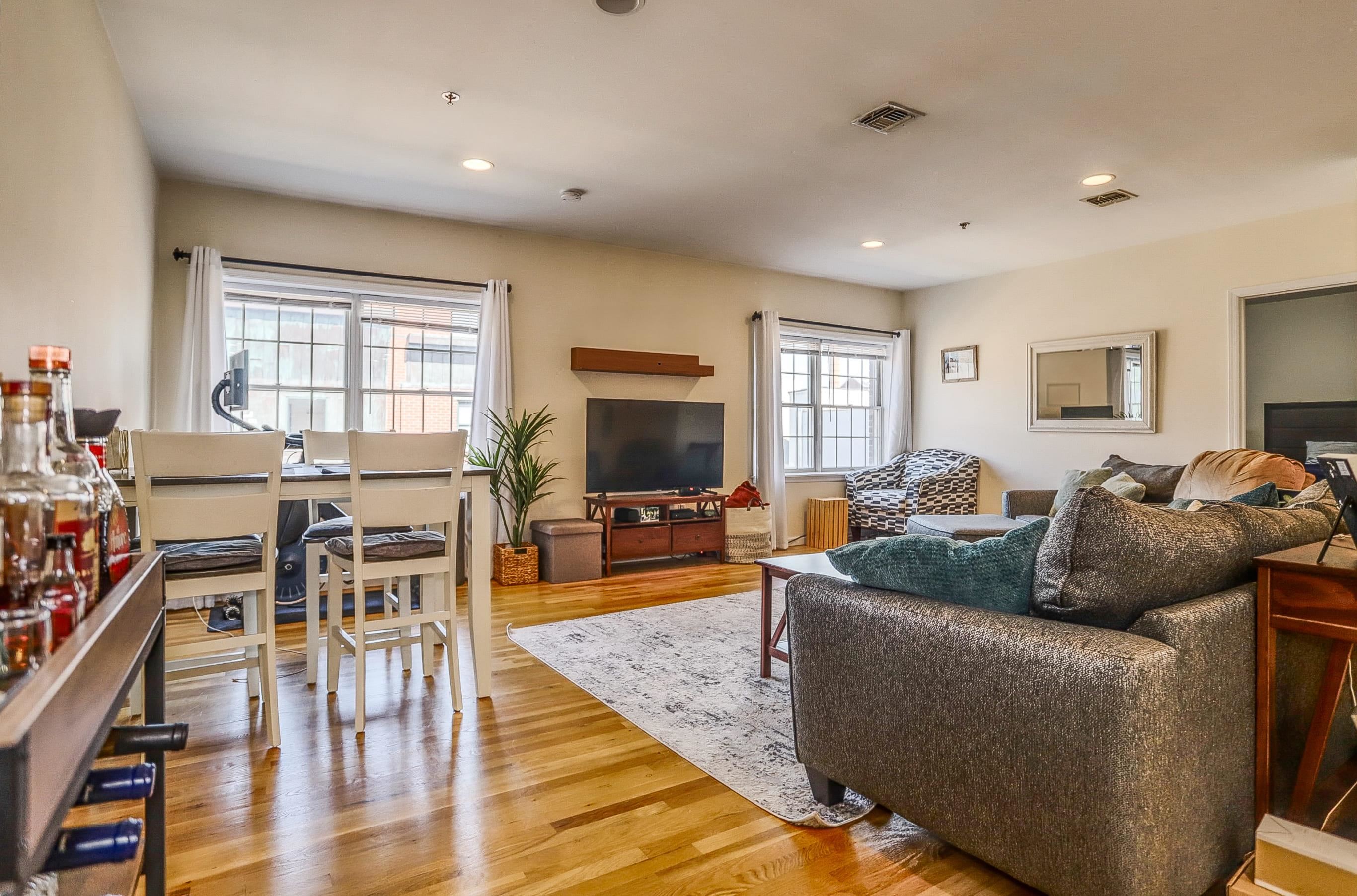 217 CLINTON ST Unit: 5