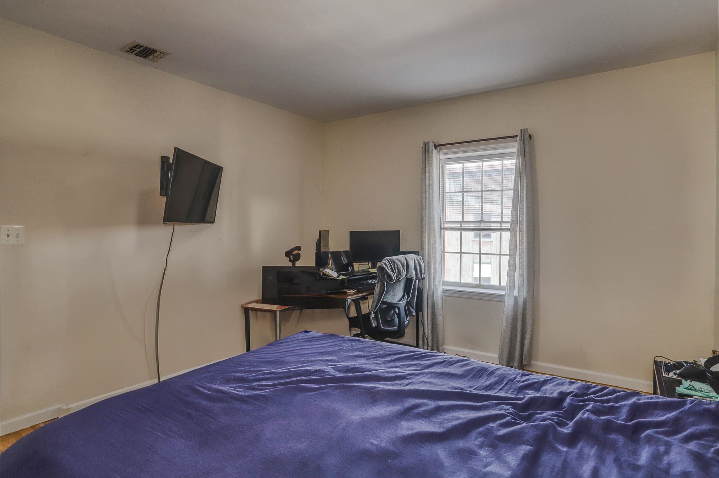 217 CLINTON ST Unit: 5