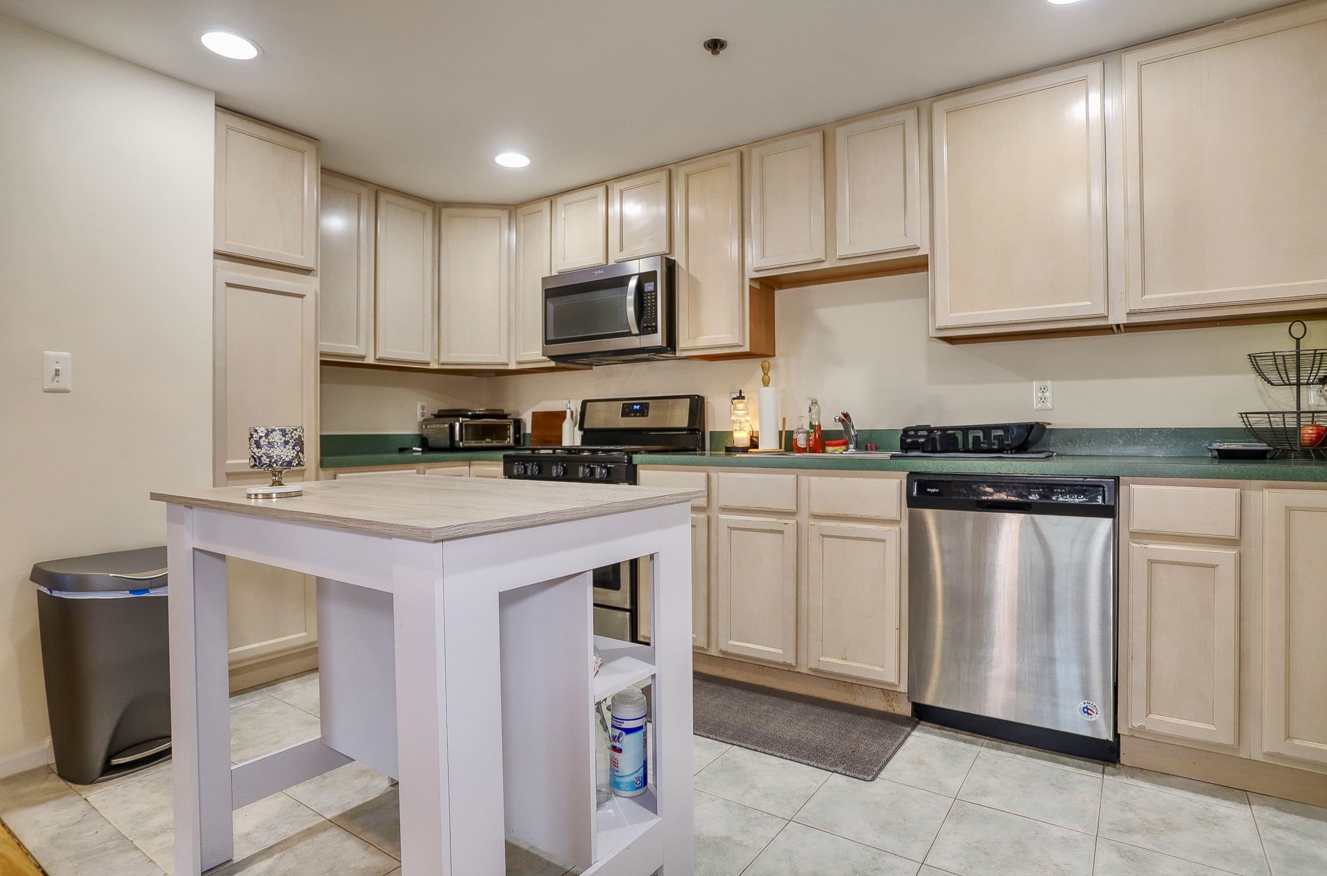 217 CLINTON ST Unit: 5