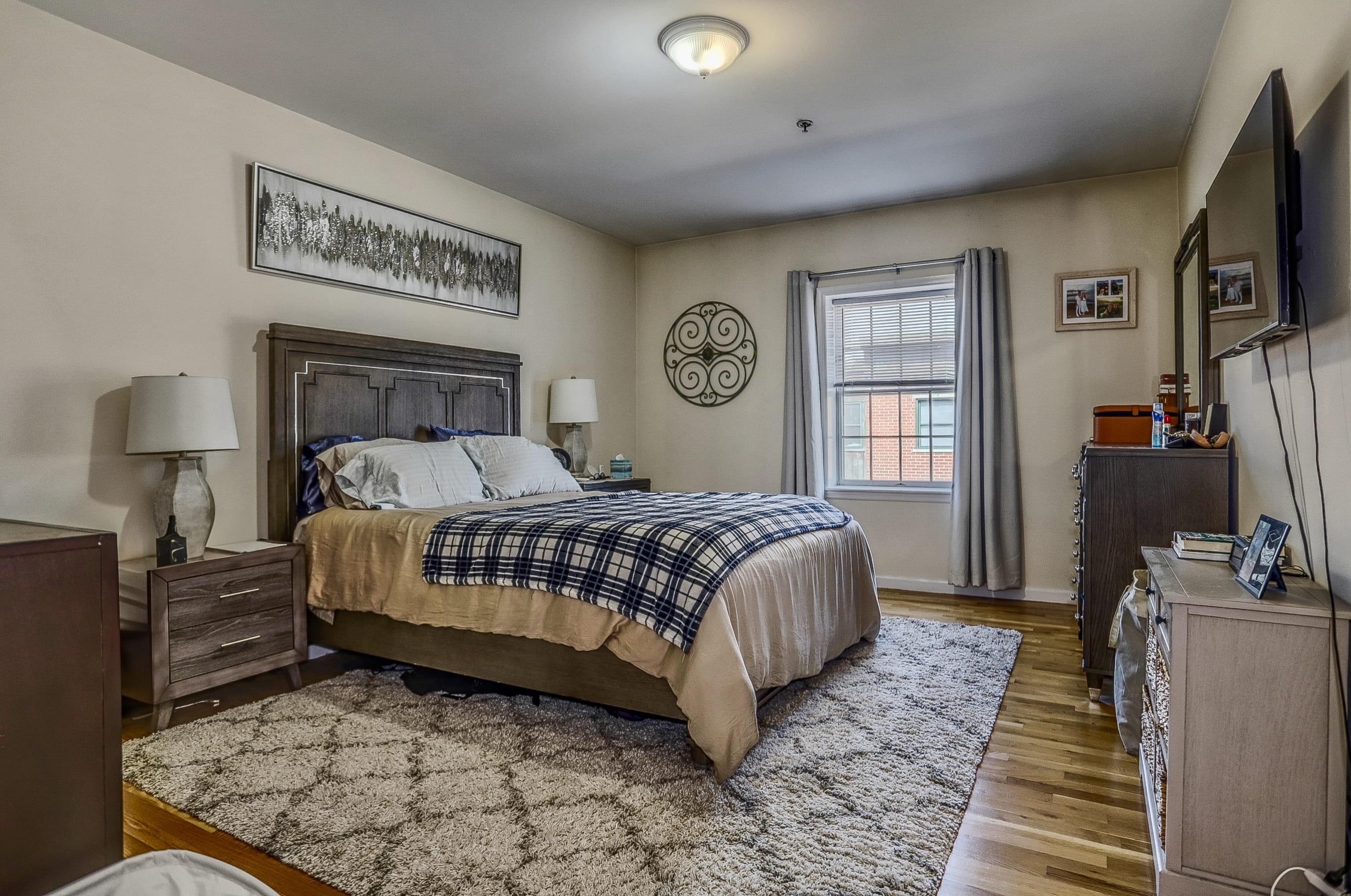 217 CLINTON ST Unit: 5