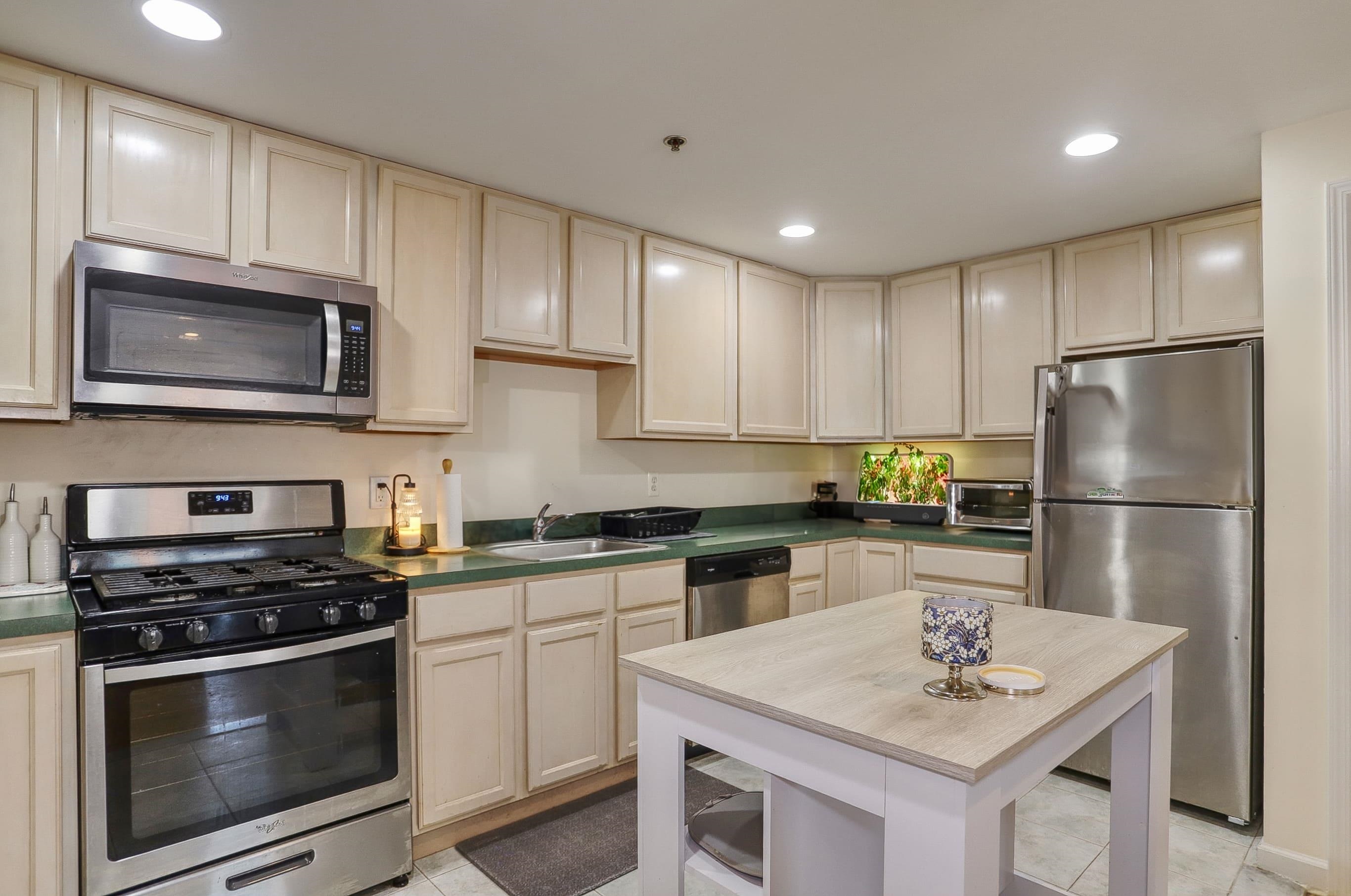 217 CLINTON ST Unit: 5