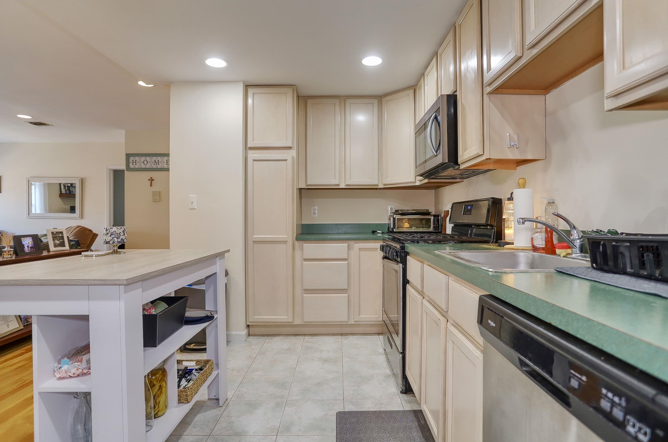 217 CLINTON ST Unit: 5