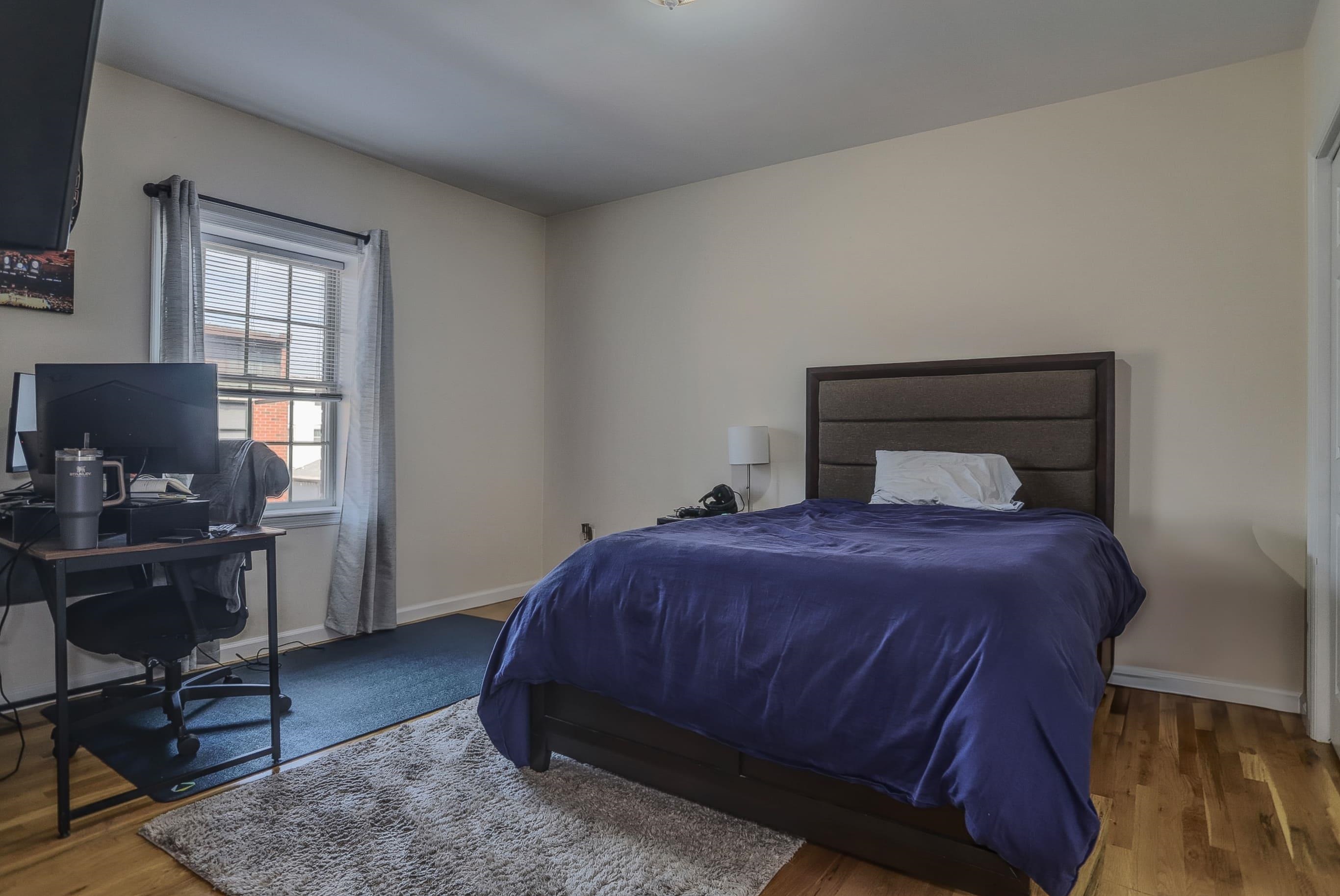 217 CLINTON ST Unit: 5