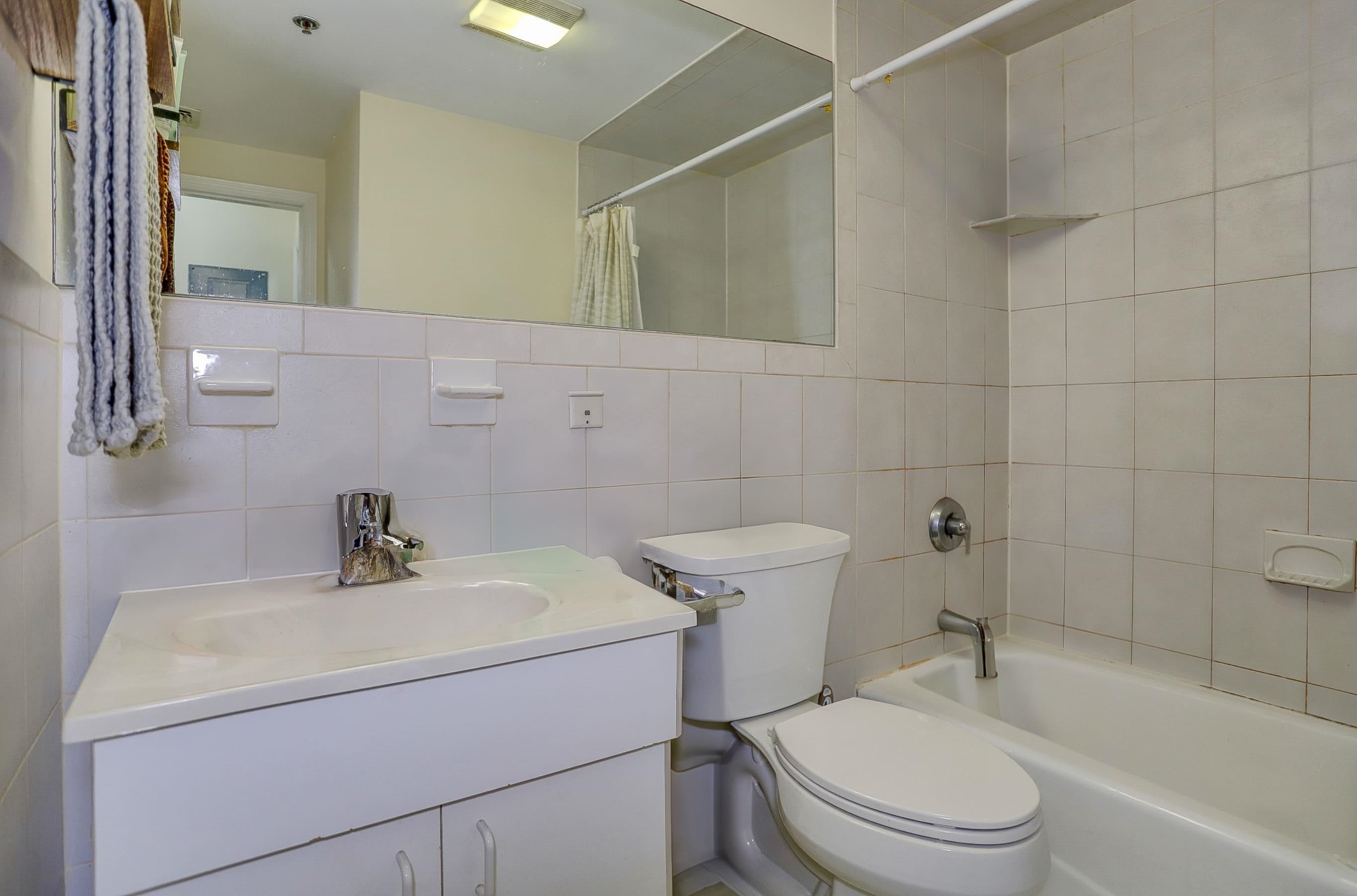 217 CLINTON ST Unit: 5