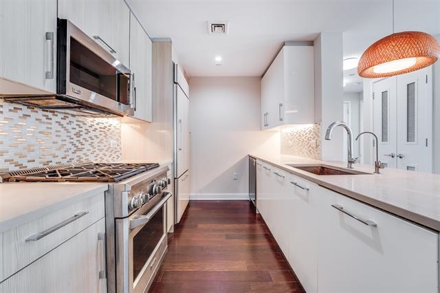 1200 AVENUE AT PORT IMPERIAL Unit: 421