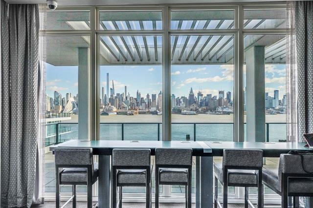 1200 AVENUE AT PORT IMPERIAL Unit: 421