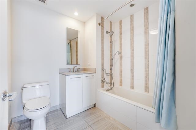 1200 AVENUE AT PORT IMPERIAL Unit: 421