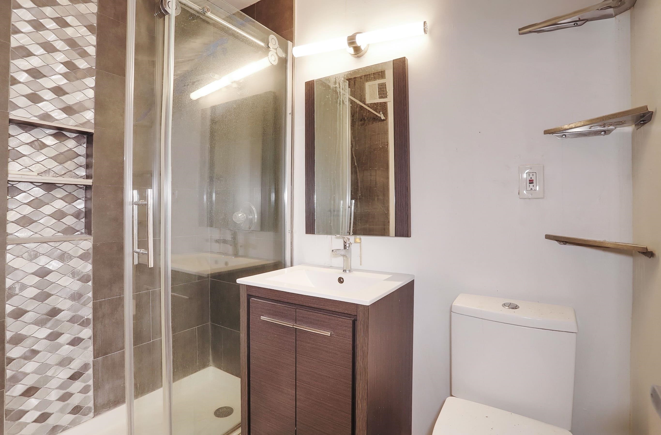 7100 BLVD EAST Unit: 11L