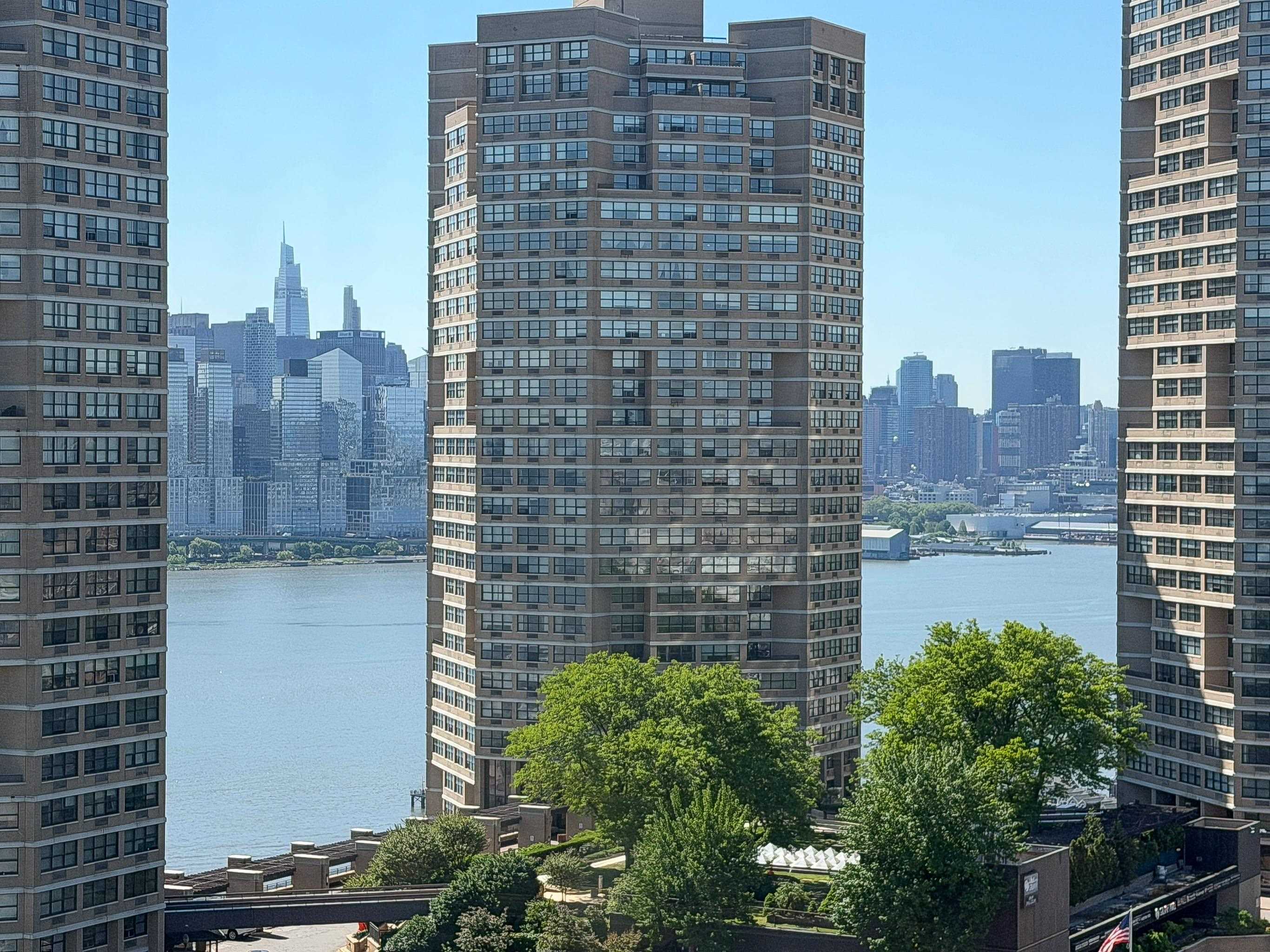 7100 BLVD EAST Unit: 11L