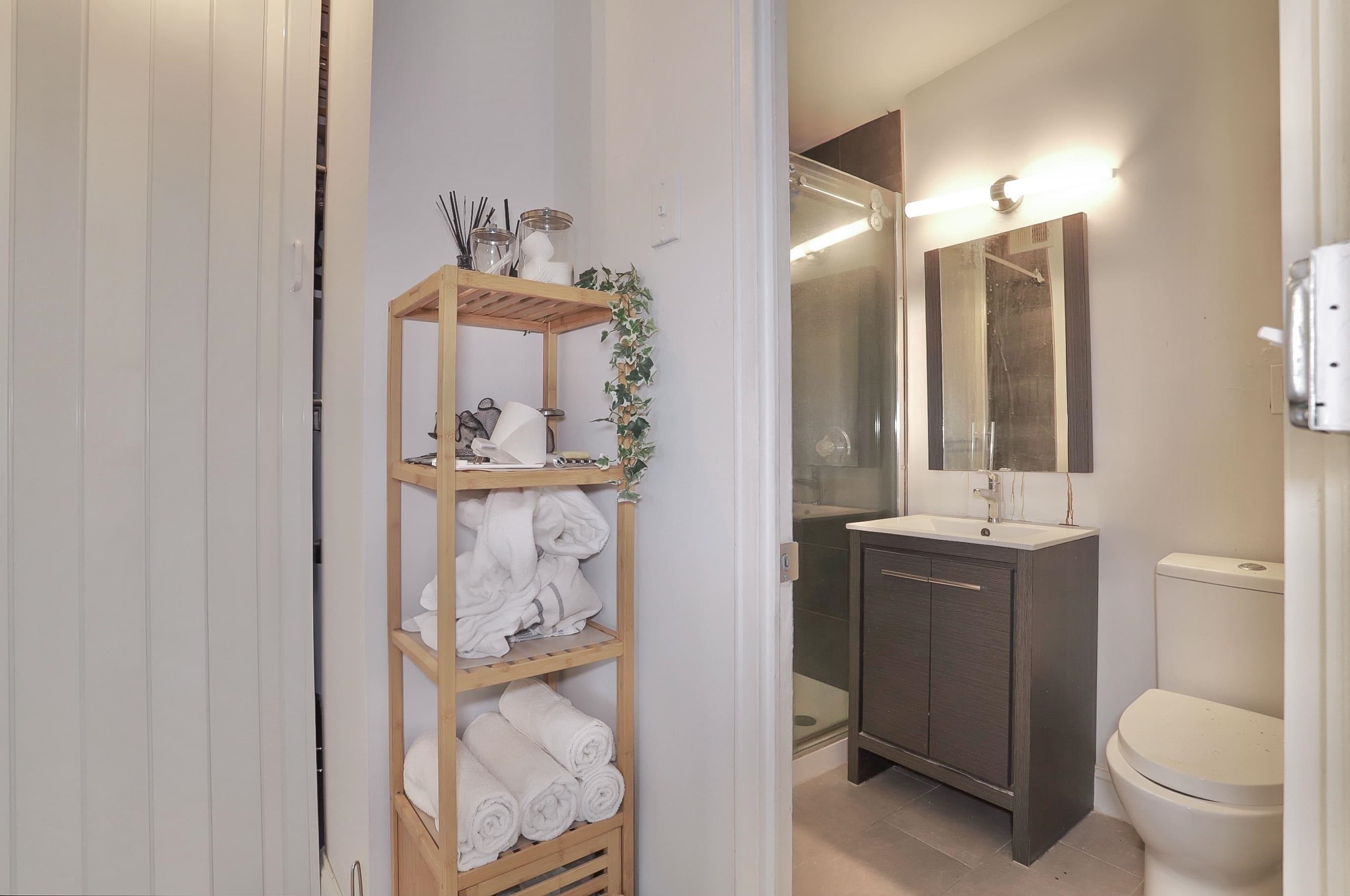 7100 BLVD EAST Unit: 11L