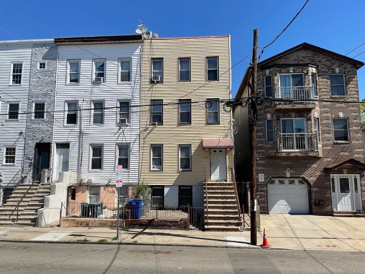 238 SOUTH ST Unit: 4